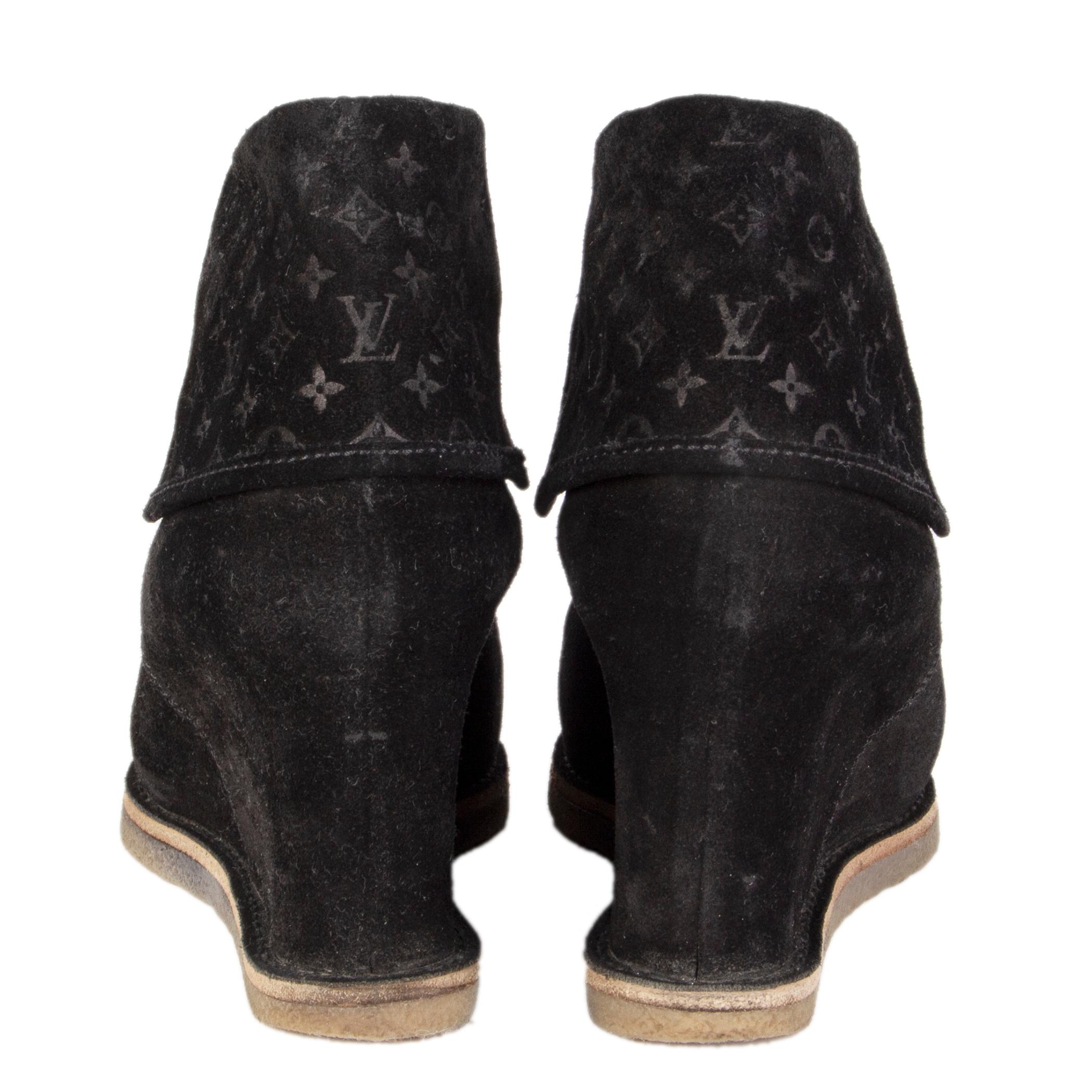 LOUIS VUITTON black suede FAUVIST LOW Ankle Boots Shoes 36.5 In Excellent Condition In Zürich, CH