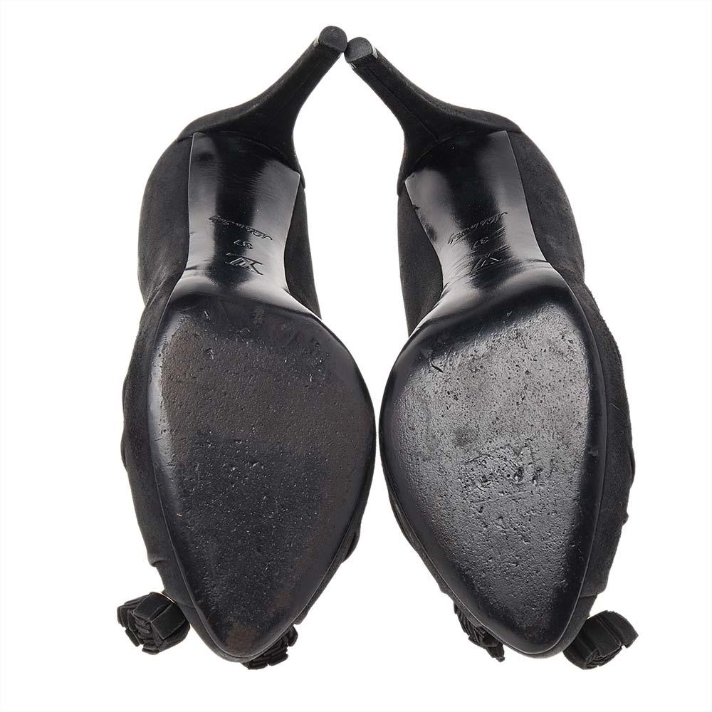 Louis Vuitton Black Suede Knot Confident Tassel Platform Pumps Size 37 For Sale 3