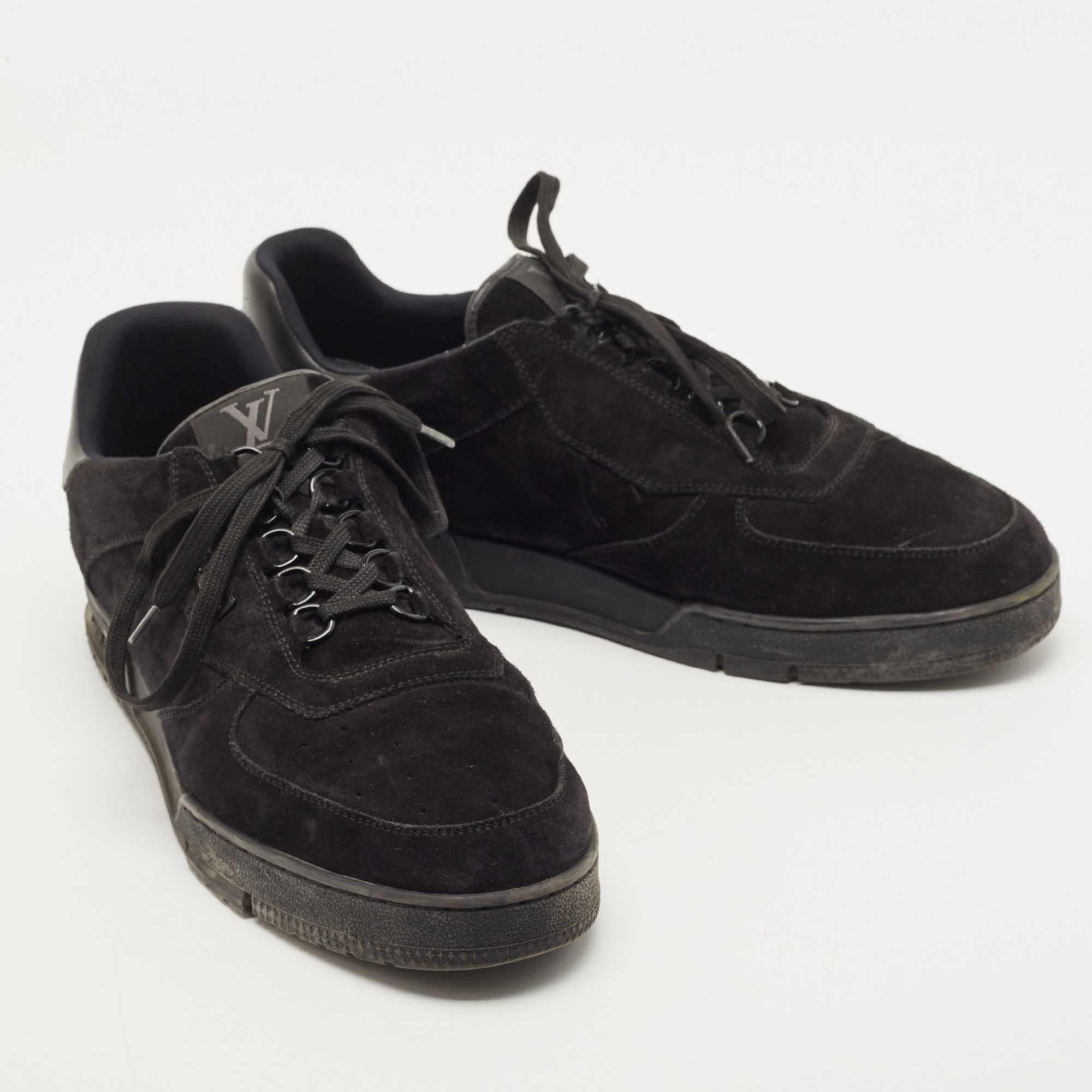 Louis Vuitton Black Suede LV Trainer Sneakers  In Good Condition In Dubai, Al Qouz 2