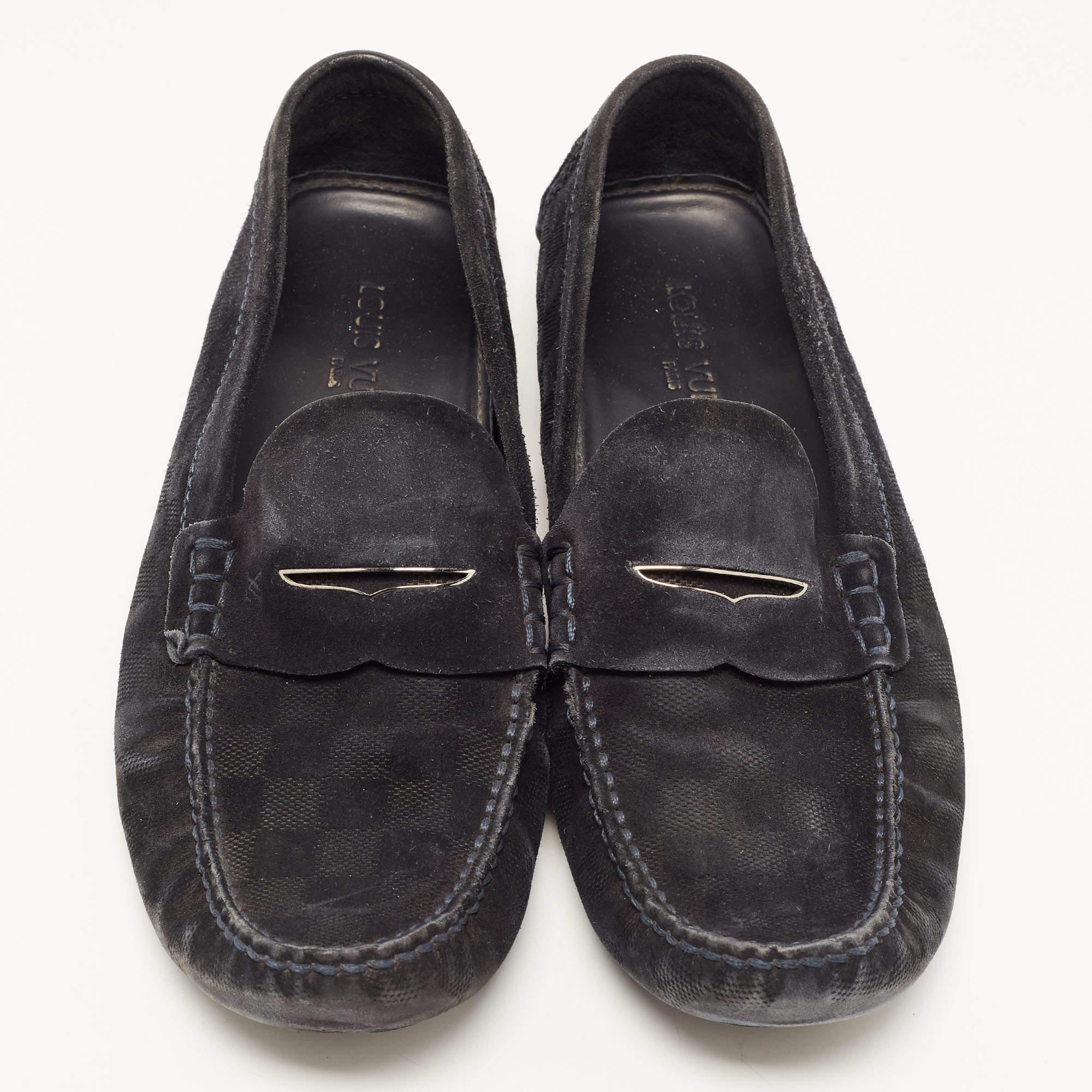 Louis Vuitton Black Suede Monte Carlo Loafers Size 43.5 In Fair Condition For Sale In Dubai, Al Qouz 2