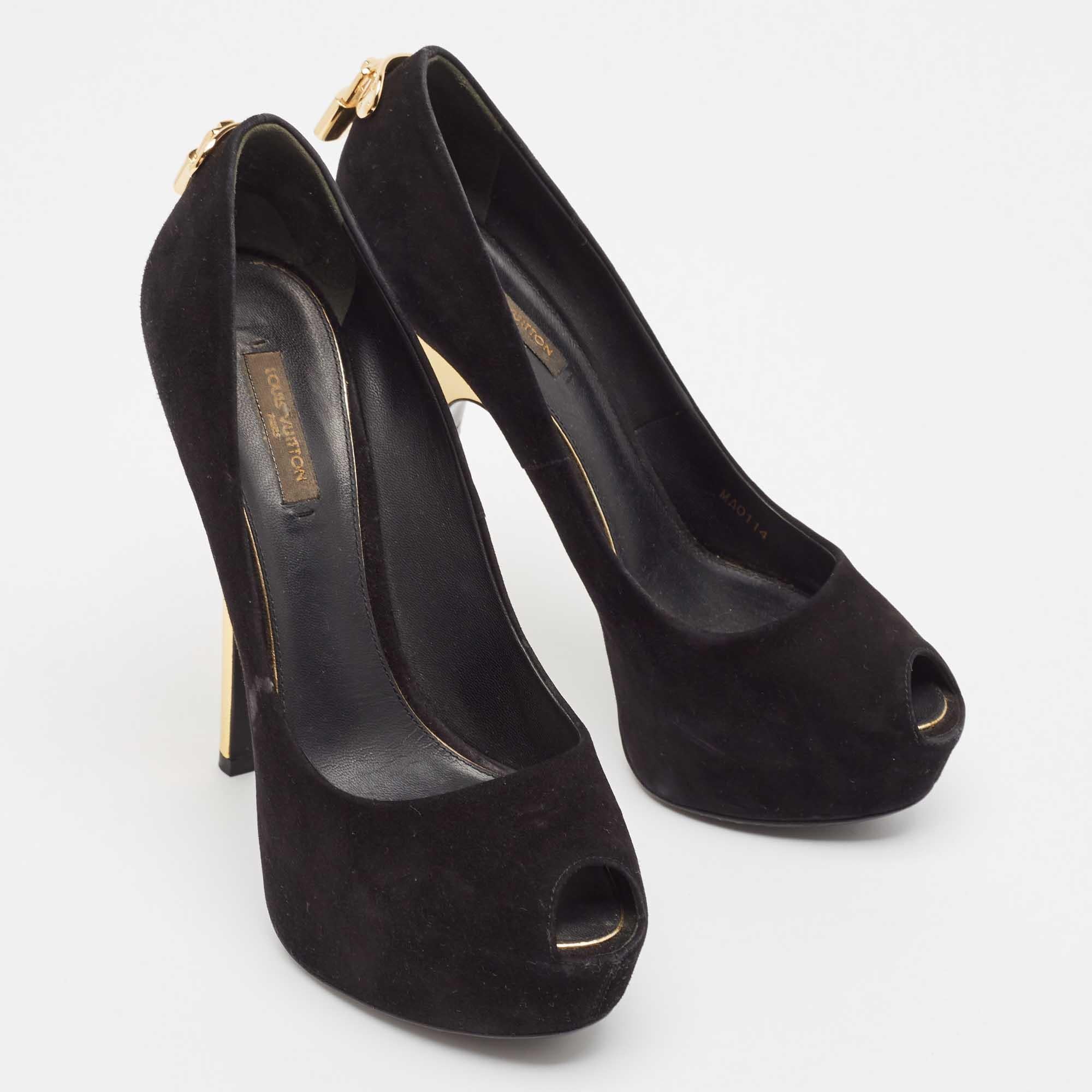Louis Vuitton - Oh Really! en daim noir Escarpins à bout ouvert, taille 38 Bon état - En vente à Dubai, Al Qouz 2