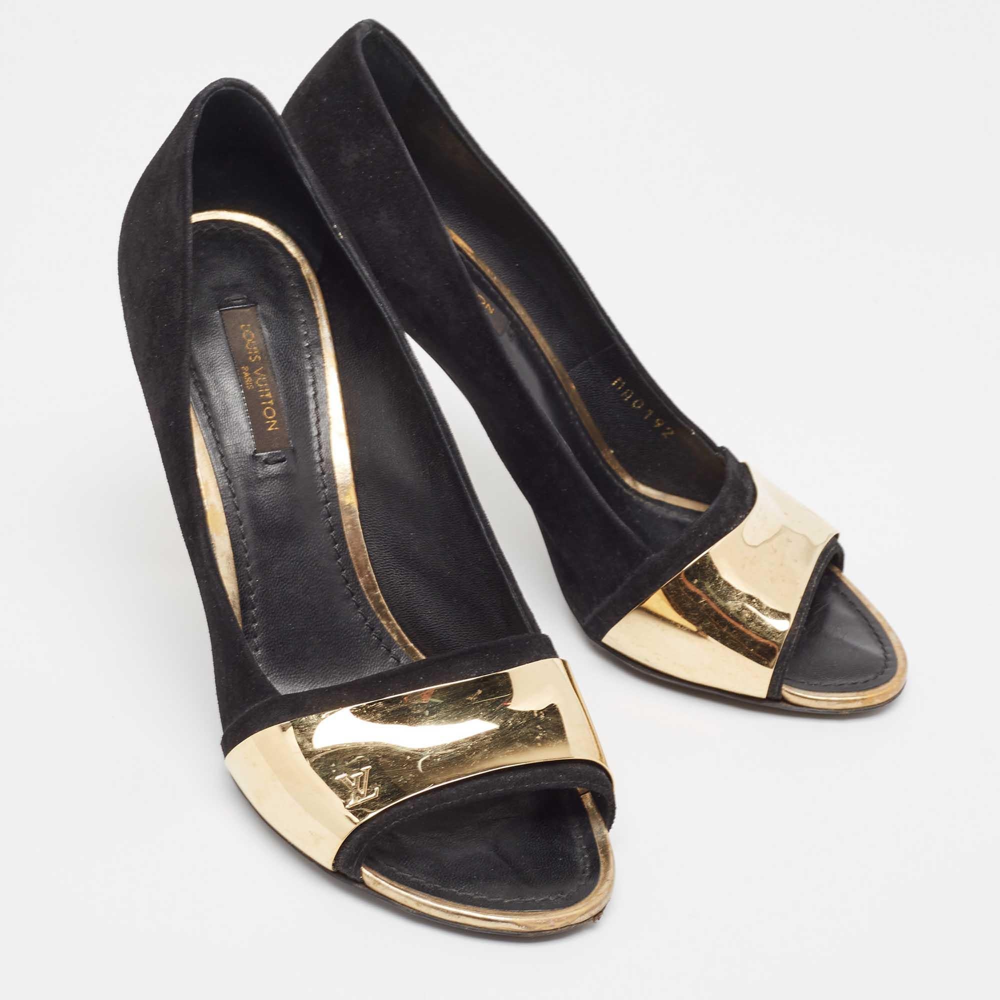 Louis Vuitton Open Toe Pumps en daim noir Taille 38 Bon état - En vente à Dubai, Al Qouz 2