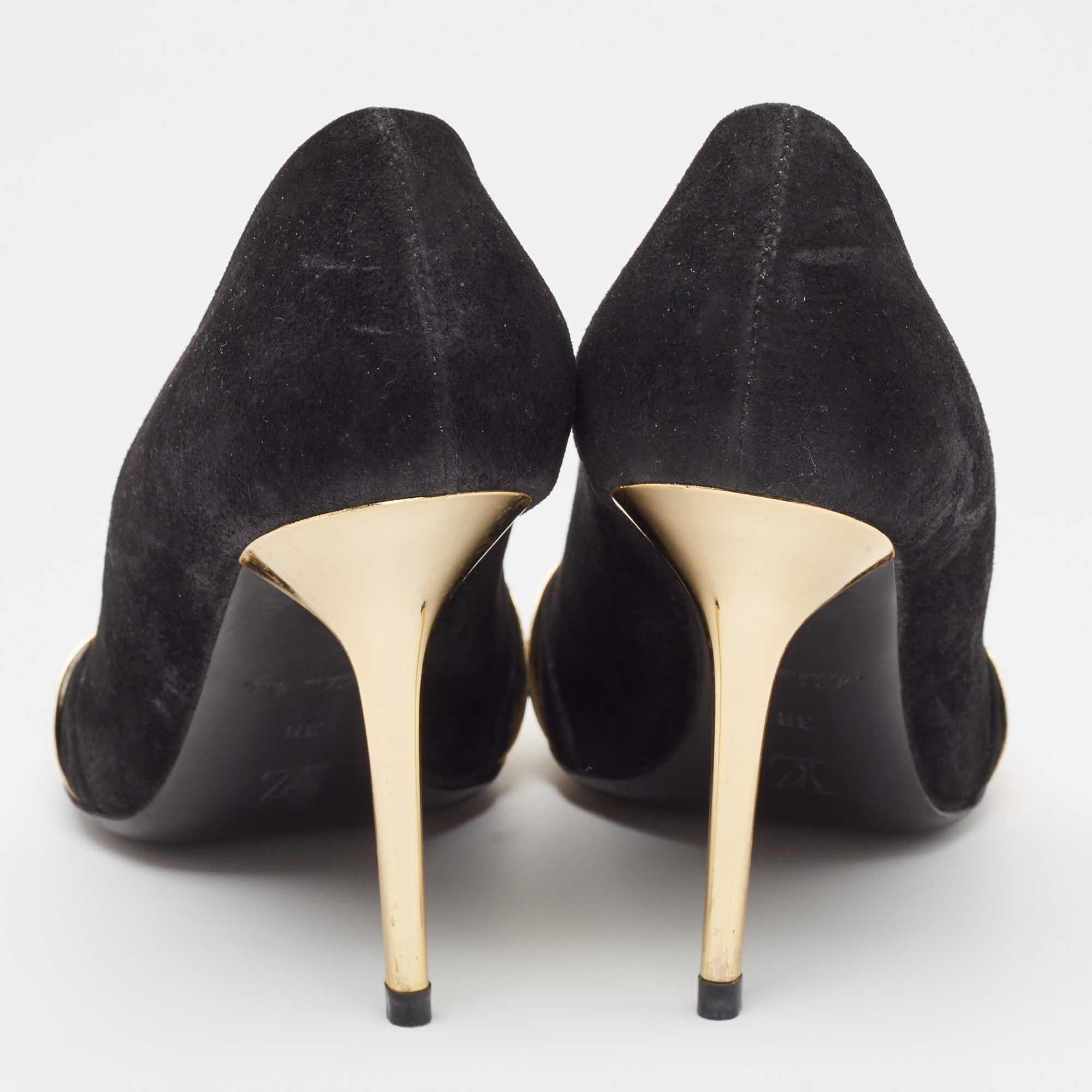 Louis Vuitton Open Toe Pumps en daim noir Taille 38 Pour femmes en vente