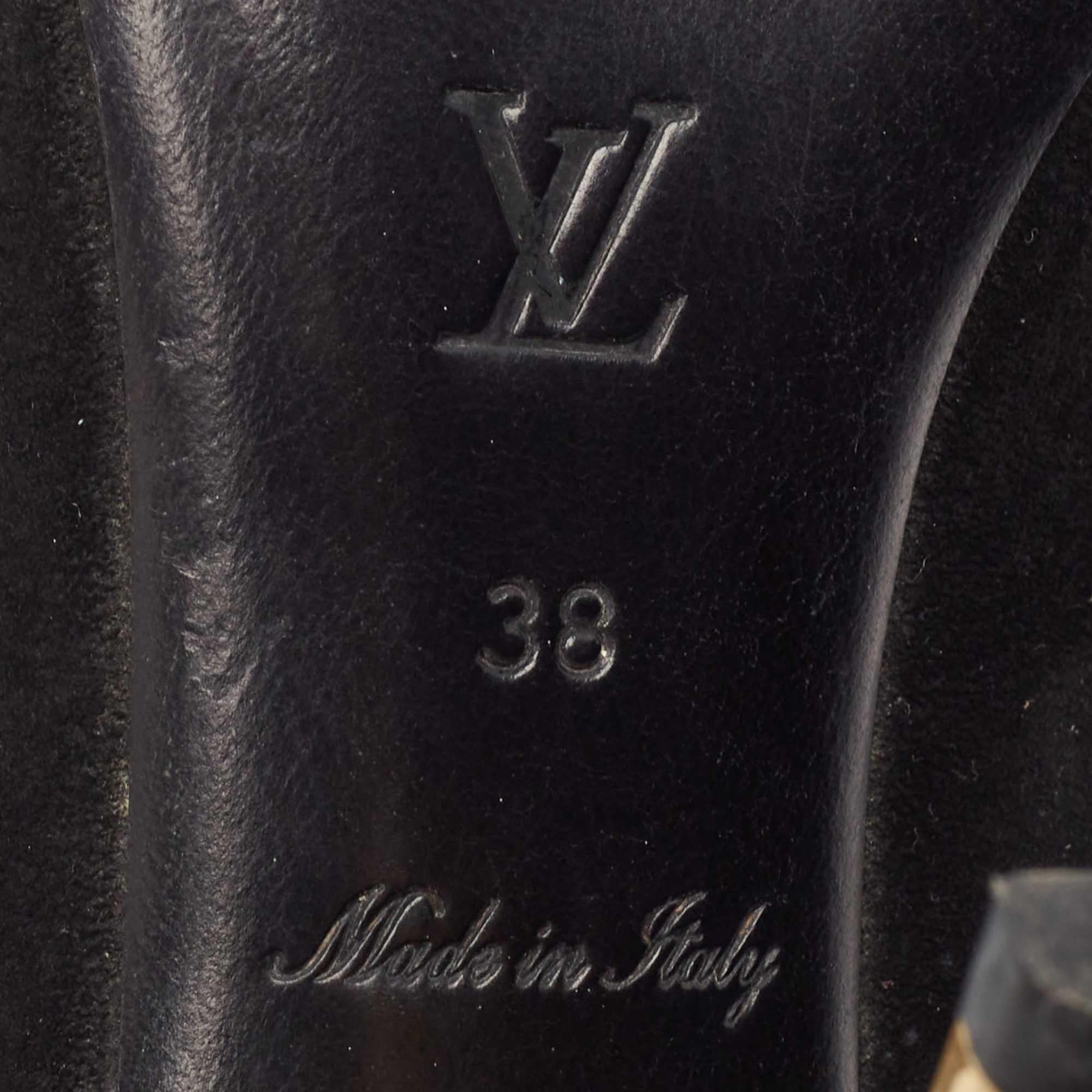 Louis Vuitton Open Toe Pumps en daim noir Taille 38 en vente 3