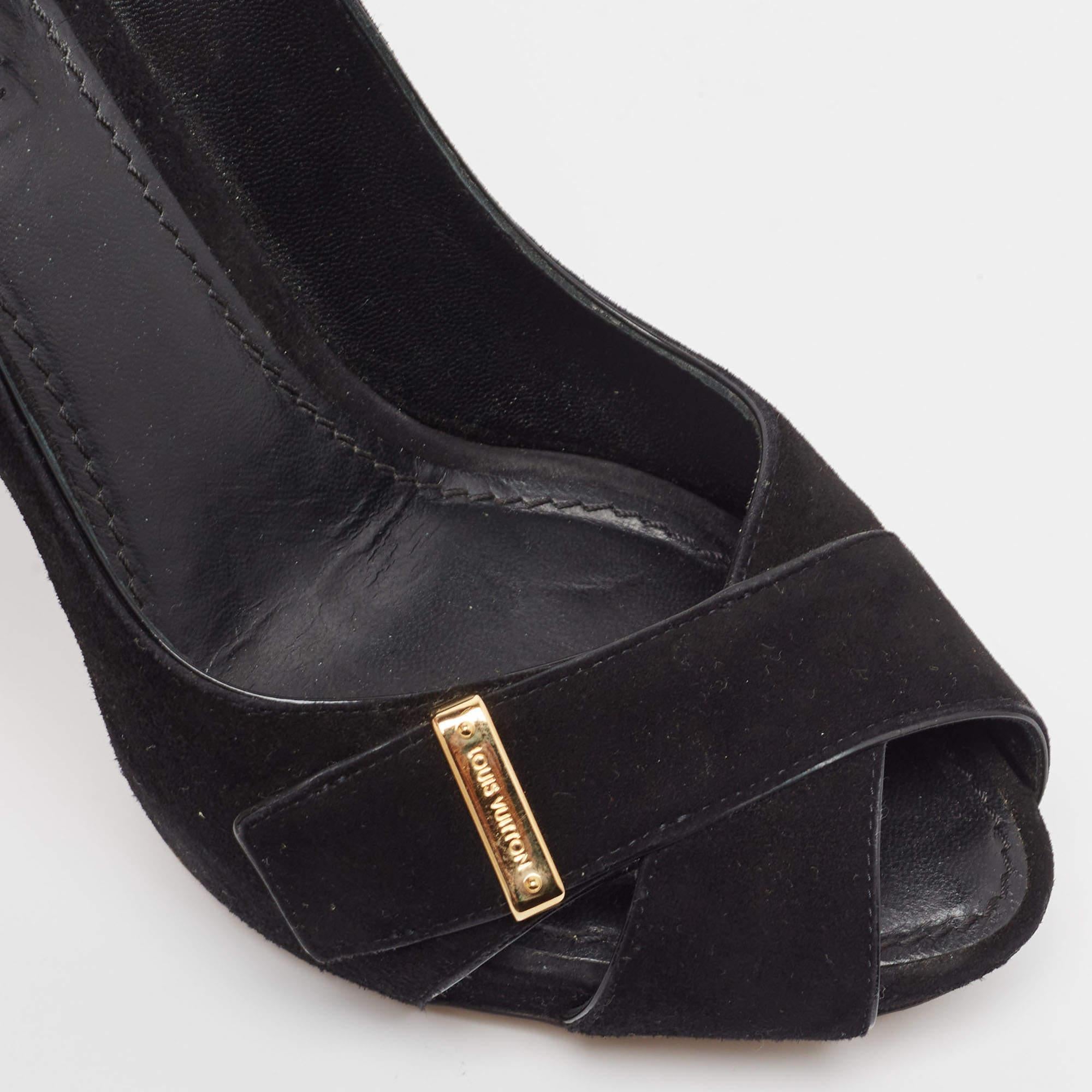 Louis Vuitton Escarpins en daim noir Taille 39 en vente 2