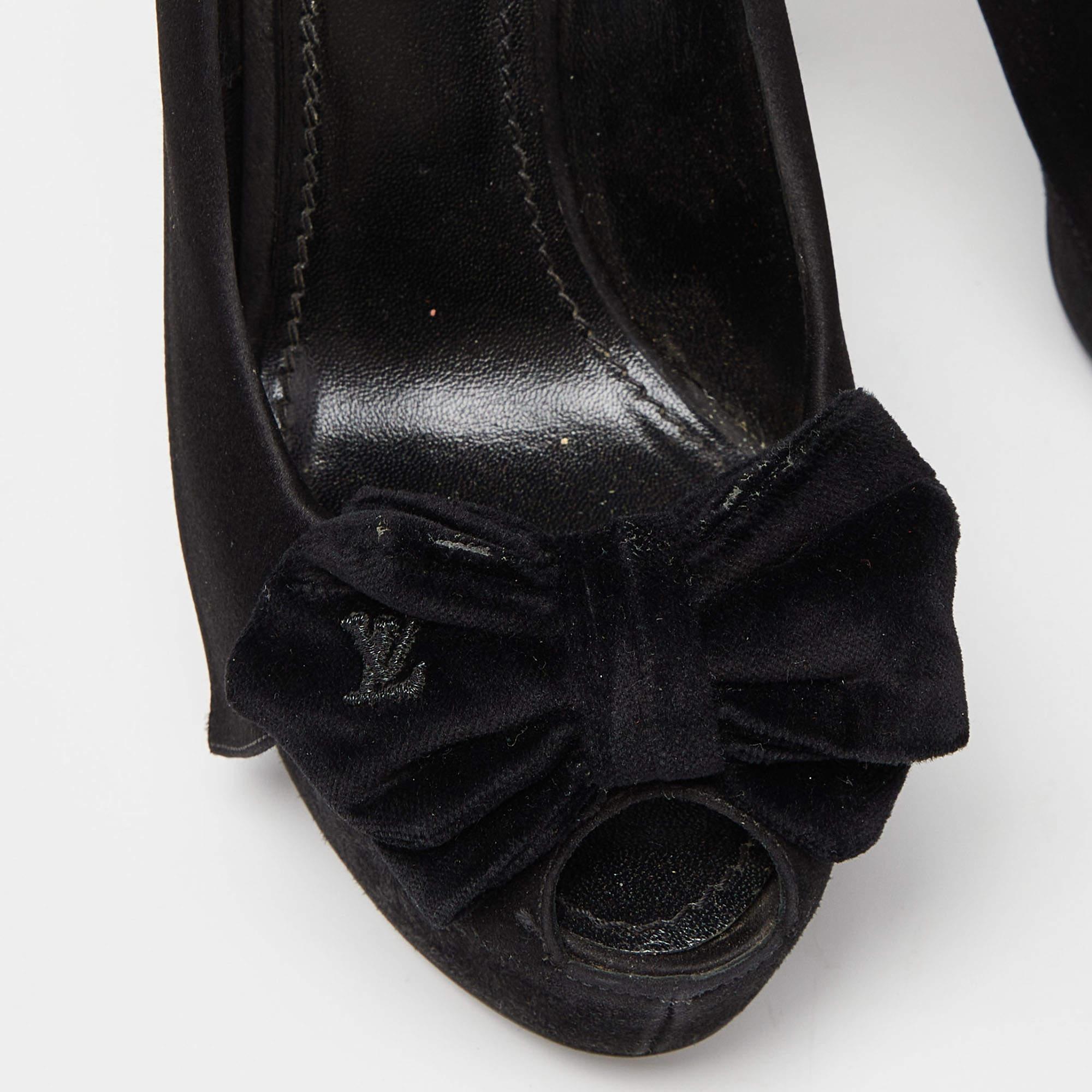 Louis Vuitton Black Suede Peep Toe Pumps Size 37.5 For Sale 1