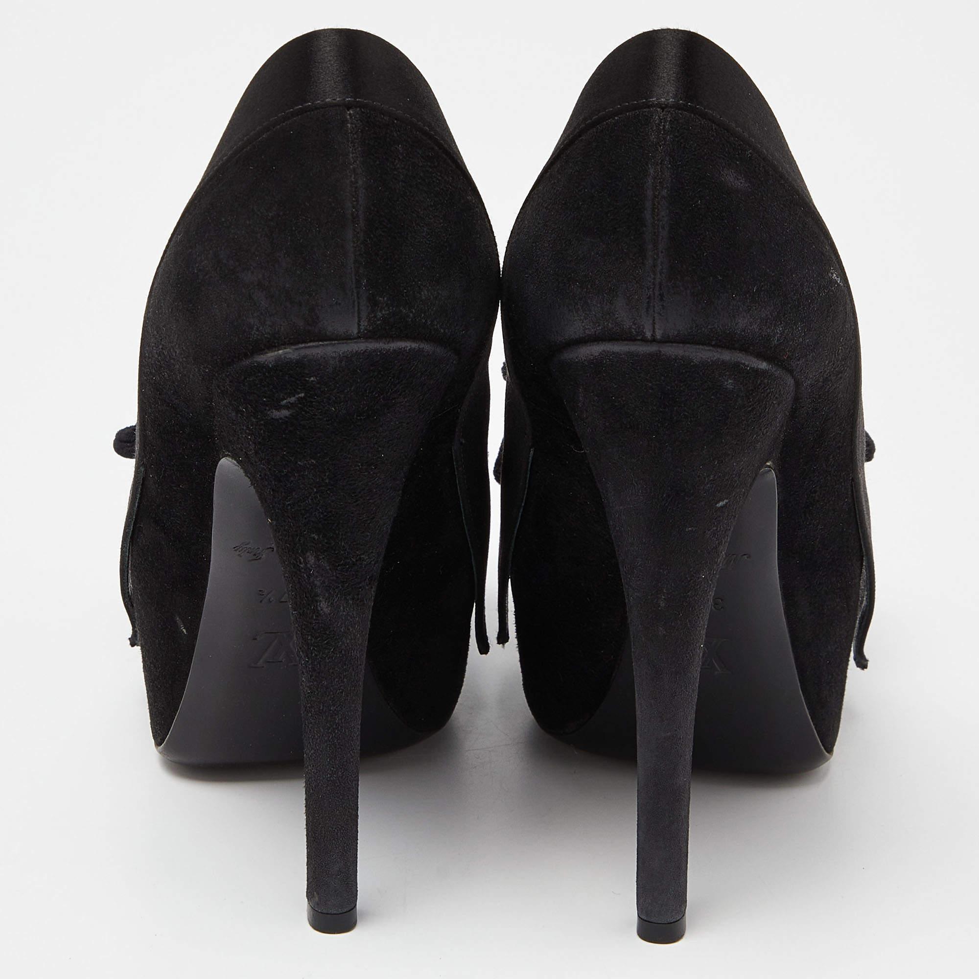 Louis Vuitton Black Suede Peep Toe Pumps Size 37.5 For Sale 2