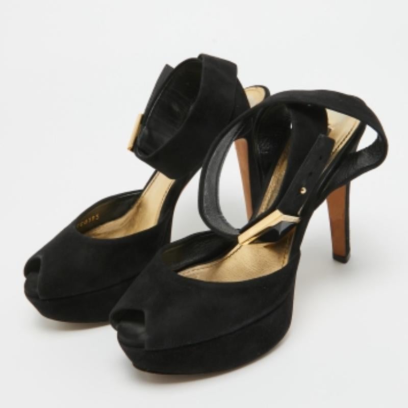 Haz una declaración de estilo chic con estos zapatos de salón de diseño. Presentan tacones robustos y suelas duraderas, ¡perfectos para tus salidas a la moda!