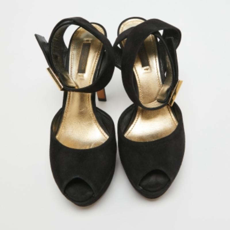 Bombas con correa al tobillo y plataforma de ante negro Louis Vuitton Talla 37.5 Negro en venta