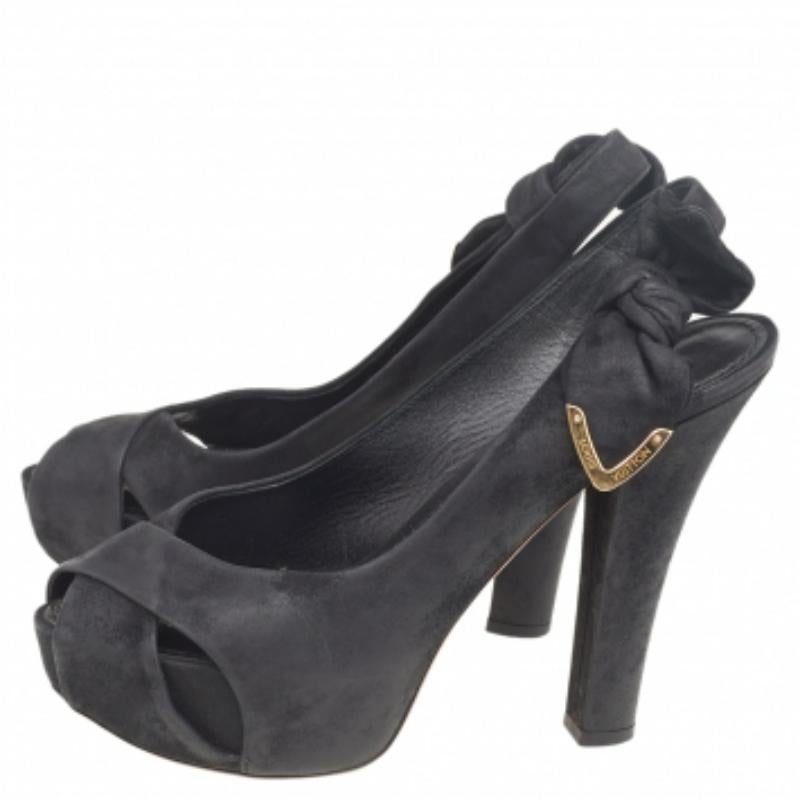 Louis Vuitton - Sandali con plateau in pelle scamosciata nera - misura 37 in vendita 1