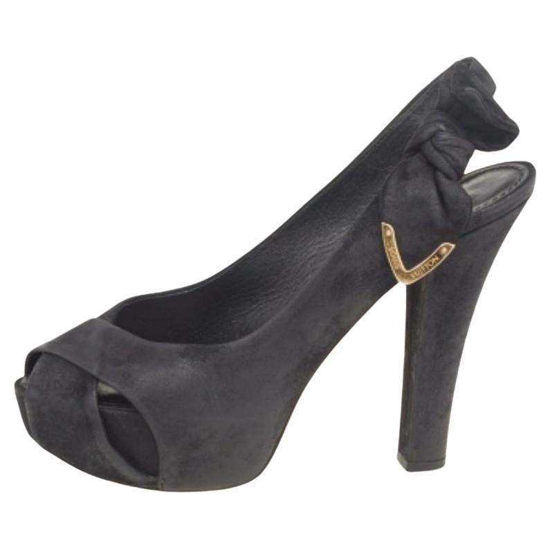 Louis Vuitton - Sandali con plateau in pelle scamosciata nera - misura 37 in vendita