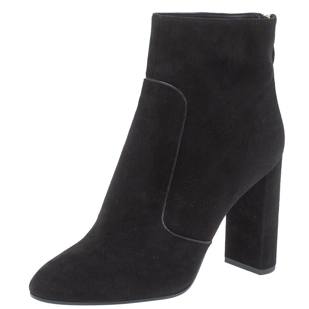 These ankle boots from Louis Vuitton are what your shoe closet has been missing all this time! Crafted from suede, these Podium ankle boots have been designed with round toes and zip fastenings at the back. The boots are complete with comfortable