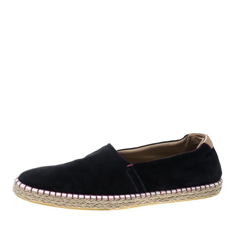 Espadrilles are not just stylish, but also comfortable and easy to wear. This lovely black pair of LV espadrilles will accompany a casual outfit with perfection. They are made of suede, lined with leather, and completed with the label on the