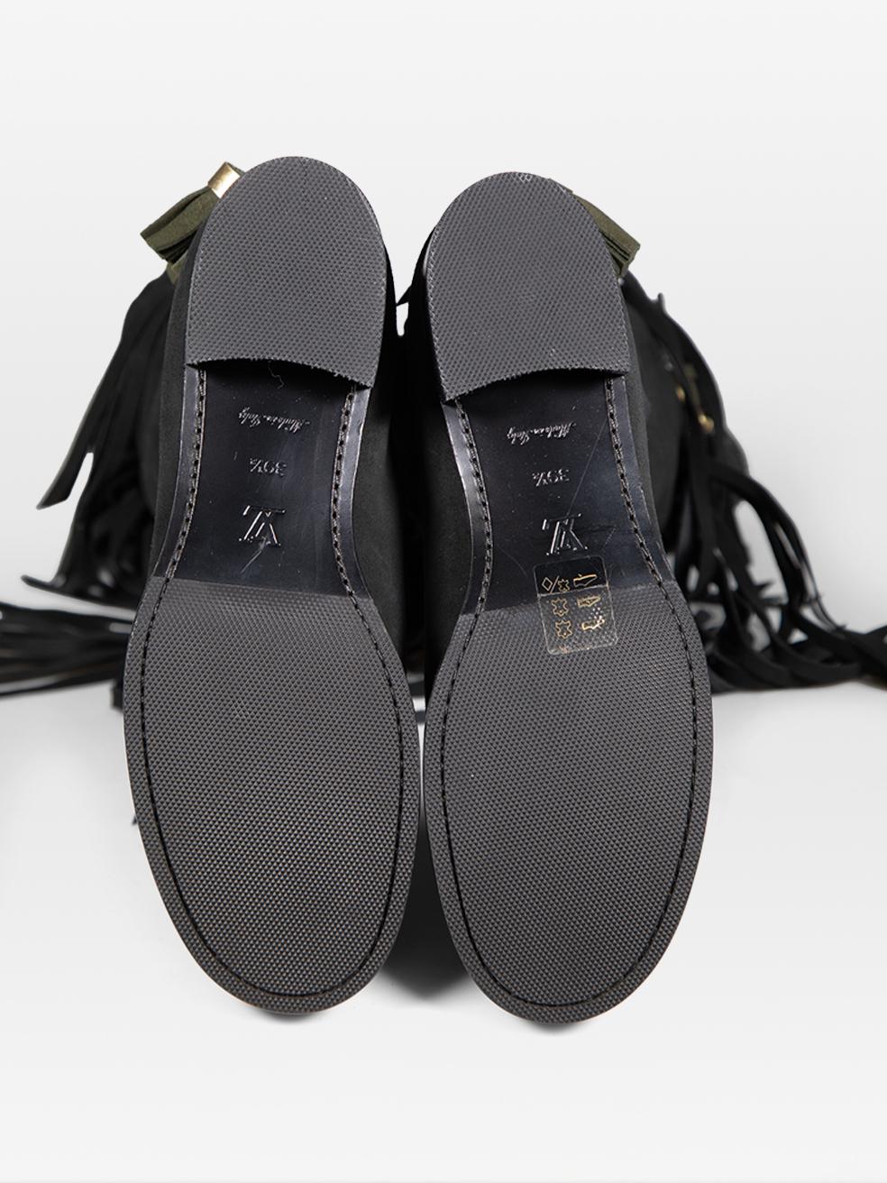 Louis Vuitton Botas de ante negro con detalle de borla Talla IT 39.5 en Nuevo estado para la venta en London, GB