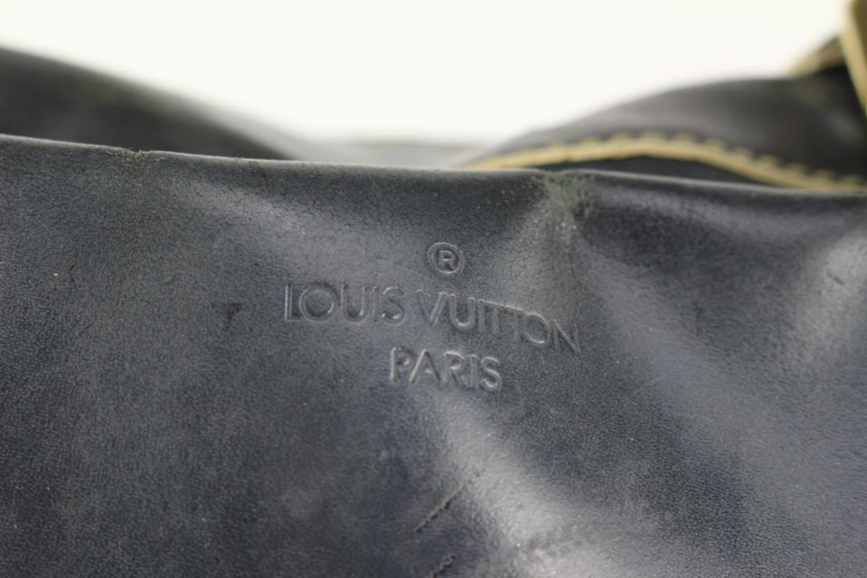 Louis Vuitton Black Suhali Leather Lockit GM Dome Bag 2lv1020 In Fair Condition For Sale In Dix hills, NY
