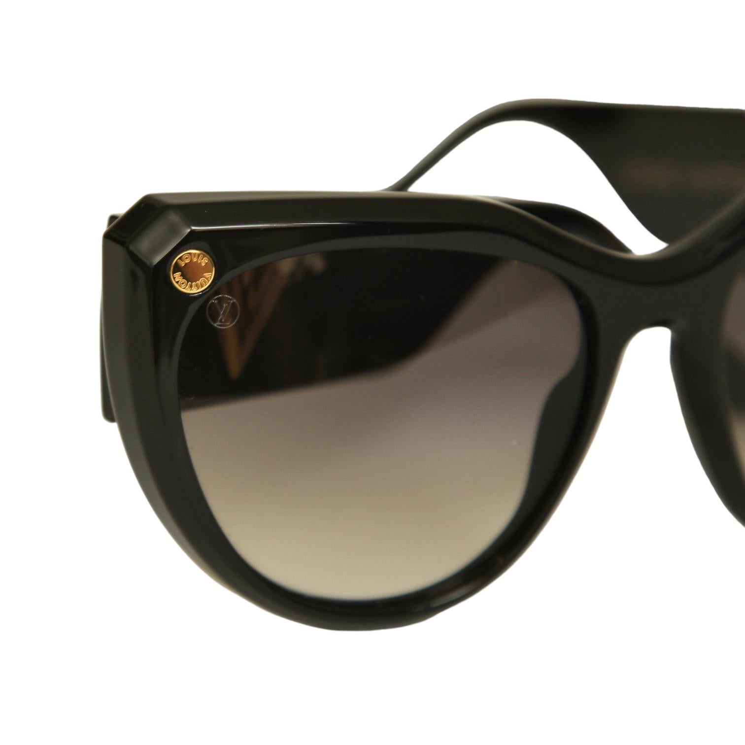 LOUIS VUITTON Black Sunglasses MY FAIR LADY Acetate Grey Gradient Lens Z1254W In Excellent Condition In Hollywood, FL