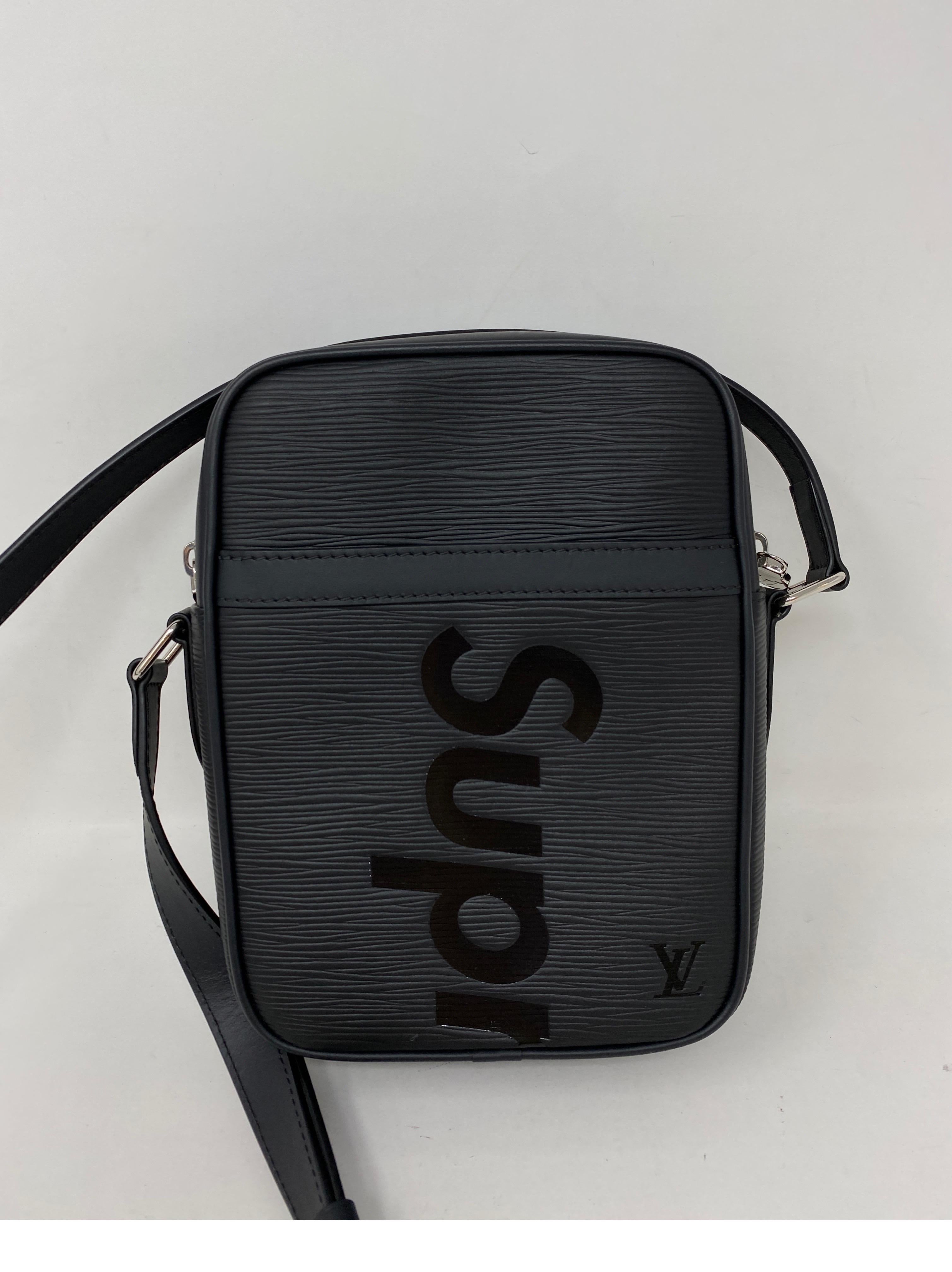 louis vuitton supreme bag black