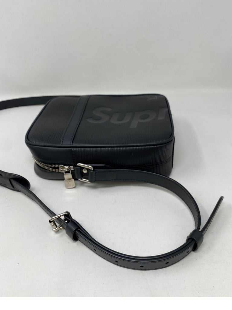 supreme lv bag black