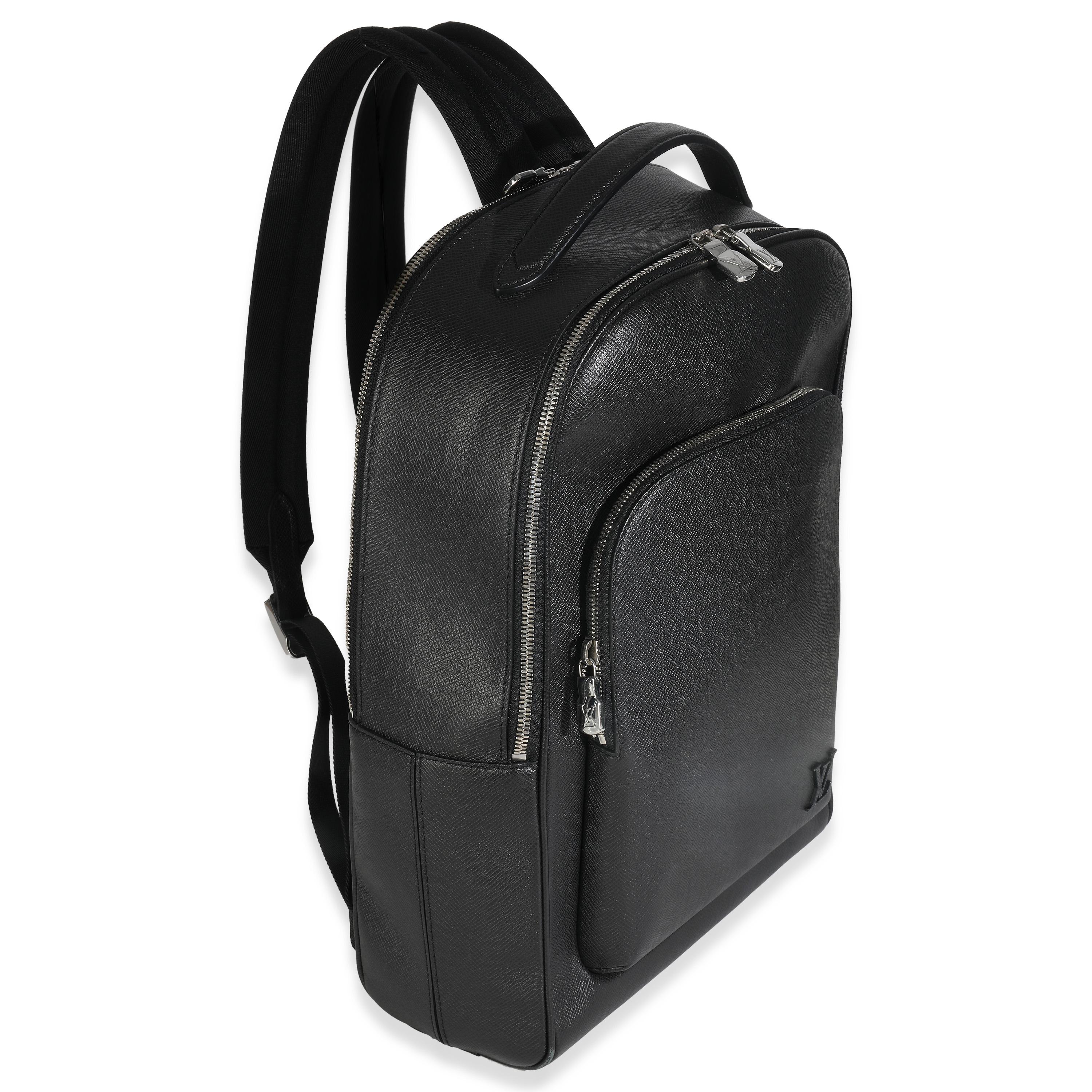 Noir Louis Vuitton Black Taiga Avenue Backpack en vente