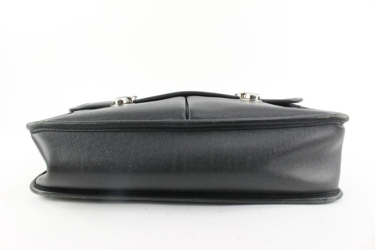 Louis Vuitton Black Taiga Leather 1224lv34 For Sale at 1stDibs
