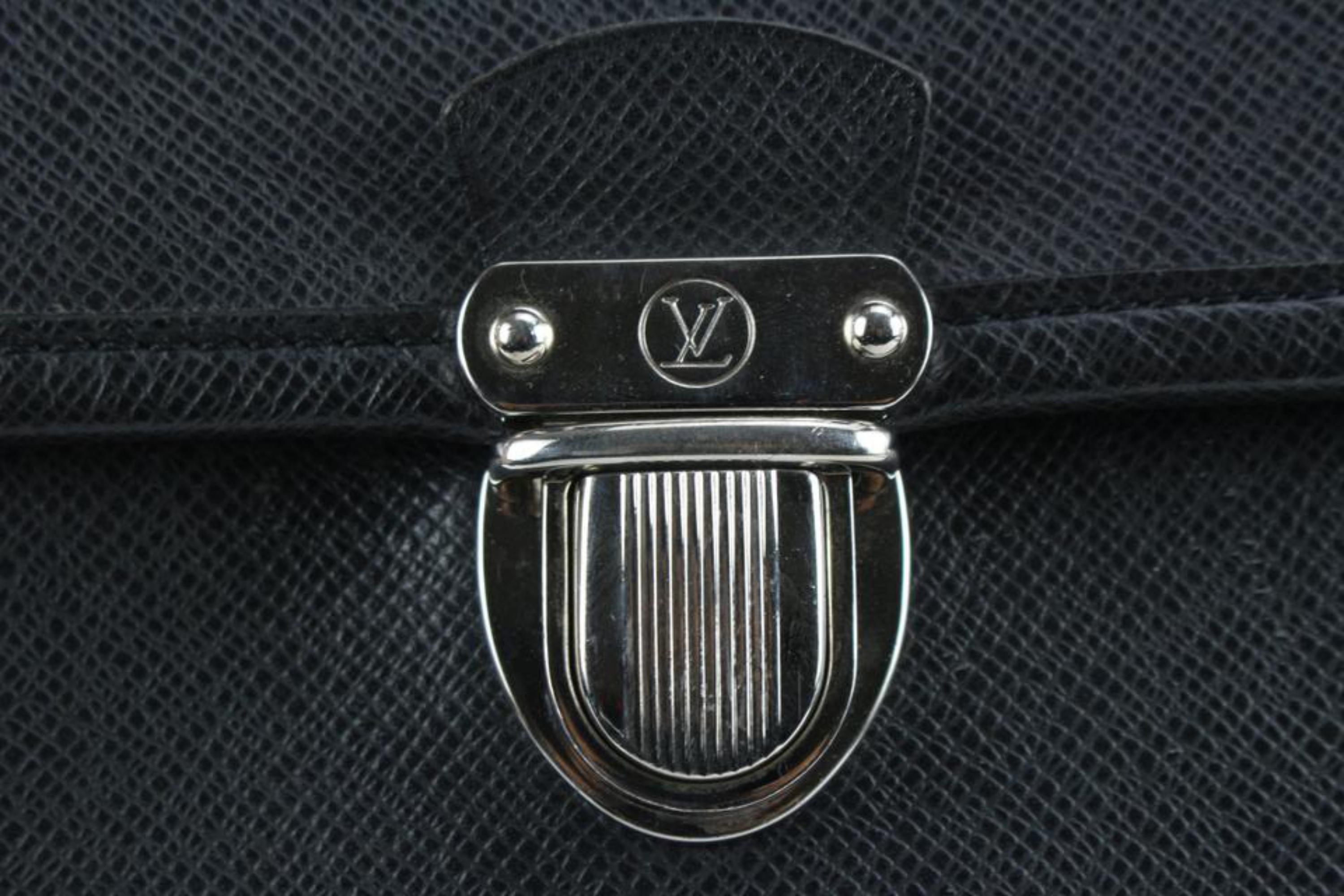 Louis Vuitton Black Taiga Leather 1224lv34 For Sale 4