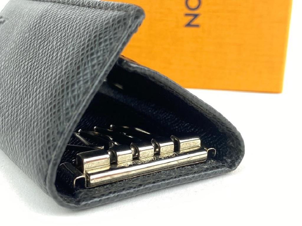 Louis Vuitton Black Taiga Leather 4 Key Multicles Holder 16L859 6