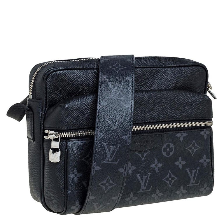 LOUIS VUITTON Outdoor Taiga Monogram eclipse Bumbag Black