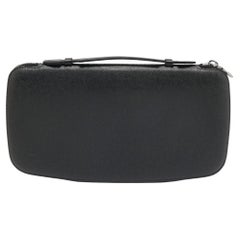 Reise Organizer aus schwarzem Taiga-Leder von Louis Vuitton