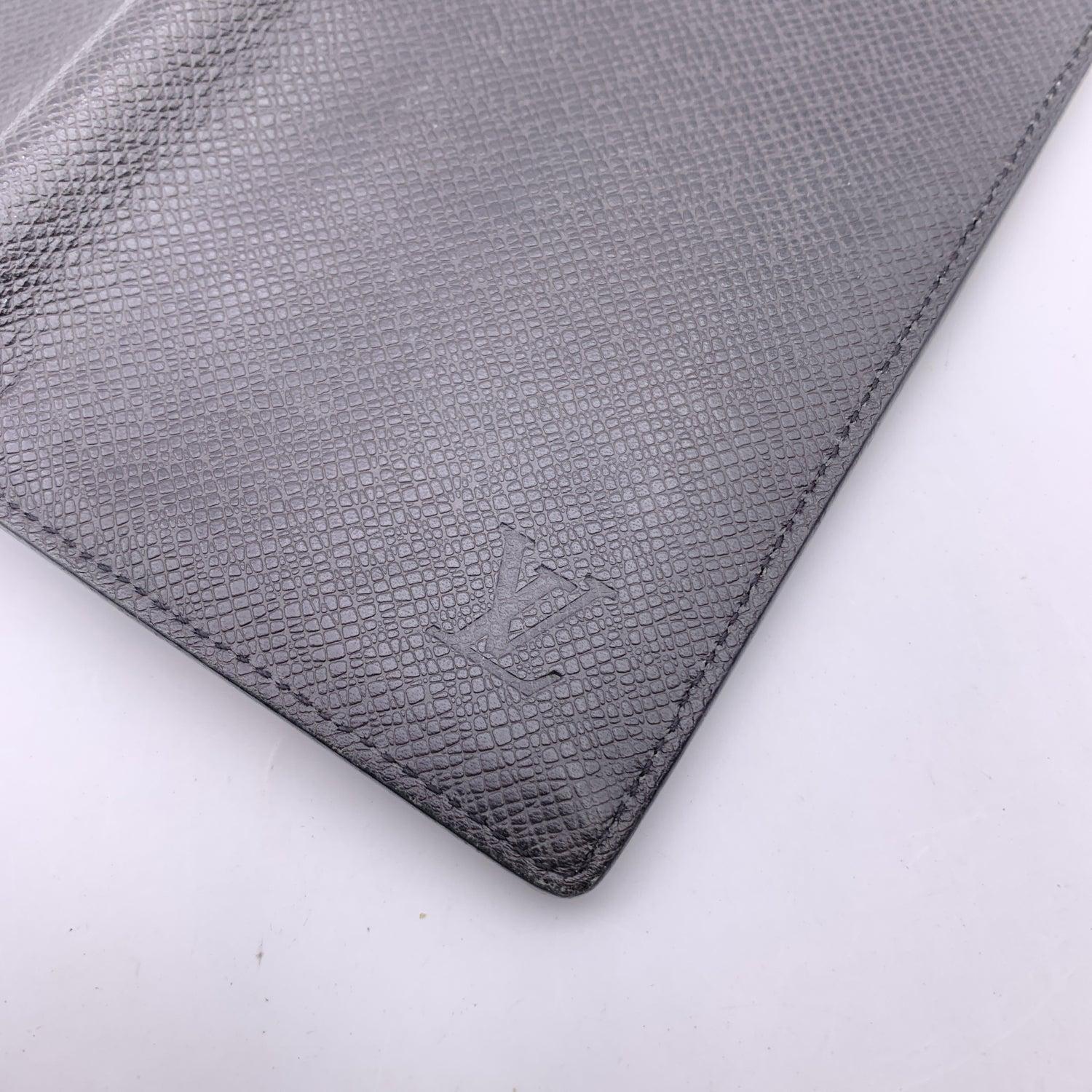 Louis Vuitton Black Taiga Leather Bifold Vertical Long Card Wallet 3