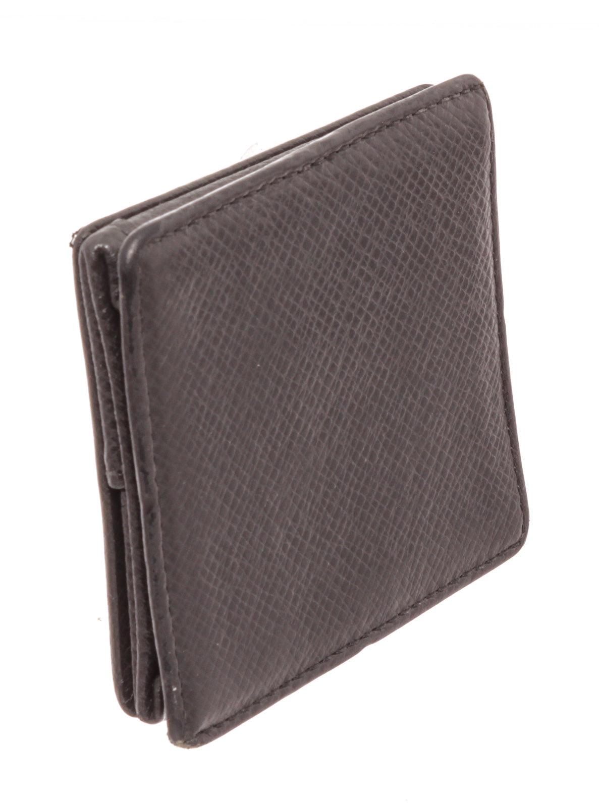 Louis Vuitton Black Taiga Leather Boite Coin Case Wallet with silver-tone In Fair Condition In Irvine, CA