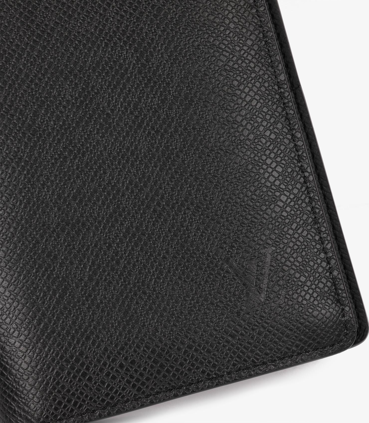 Louis Vuitton Black Taiga Leather Brazza Wallet In Excellent Condition For Sale In Bishop's Stortford, Hertfordshire