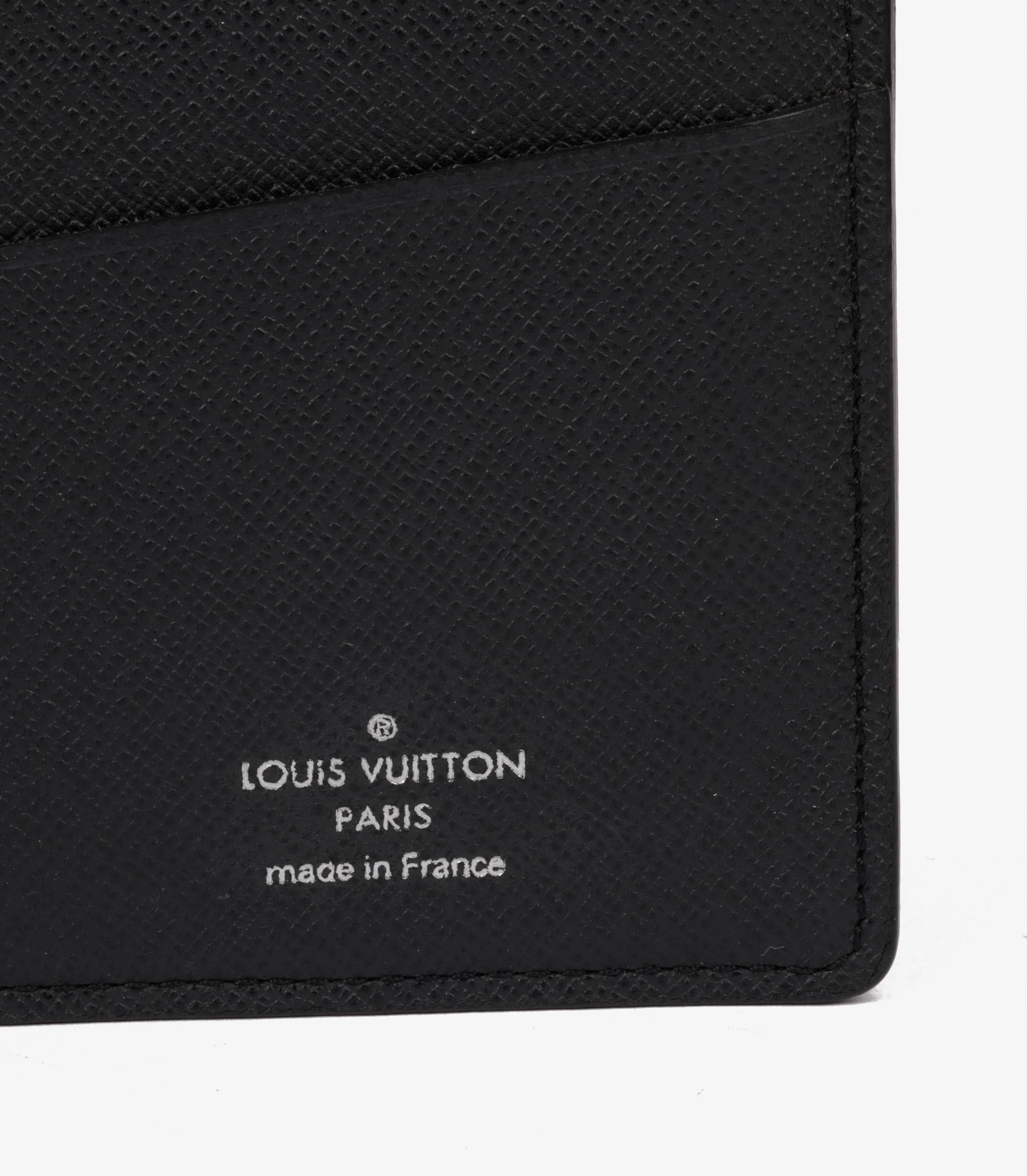 Louis Vuitton Black Taiga Leather Brazza Wallet For Sale 1