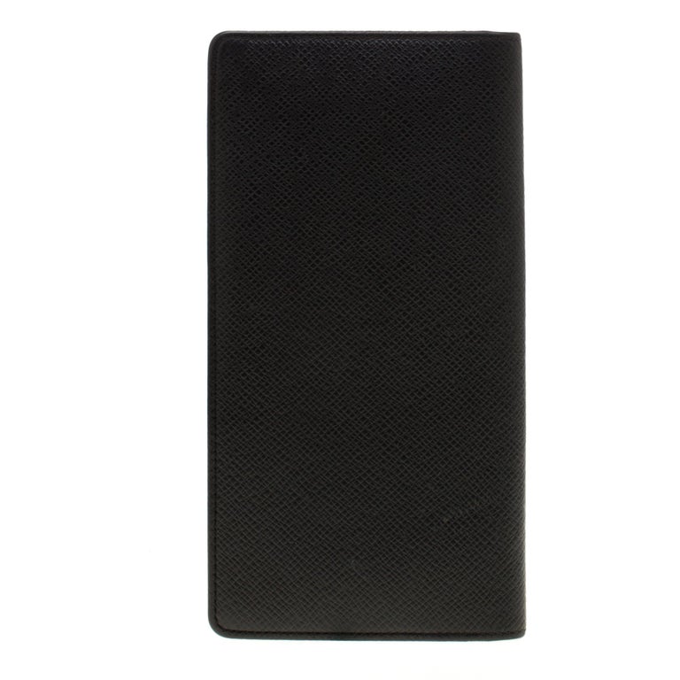 Louis Vuitton Black Taiga Leather Brazza Wallet For Sale at 1stDibs