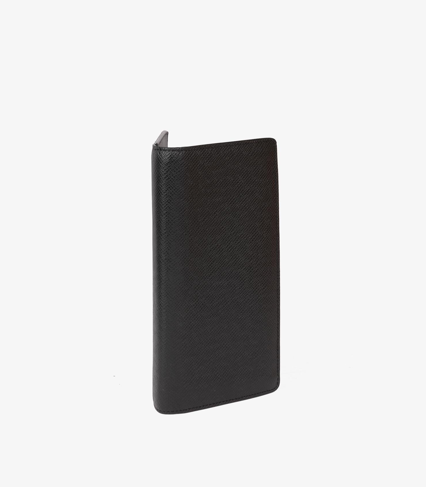 Schwarzes Taiga Leder Brazza-Brieftasche von Louis Vuitton im Angebot 2