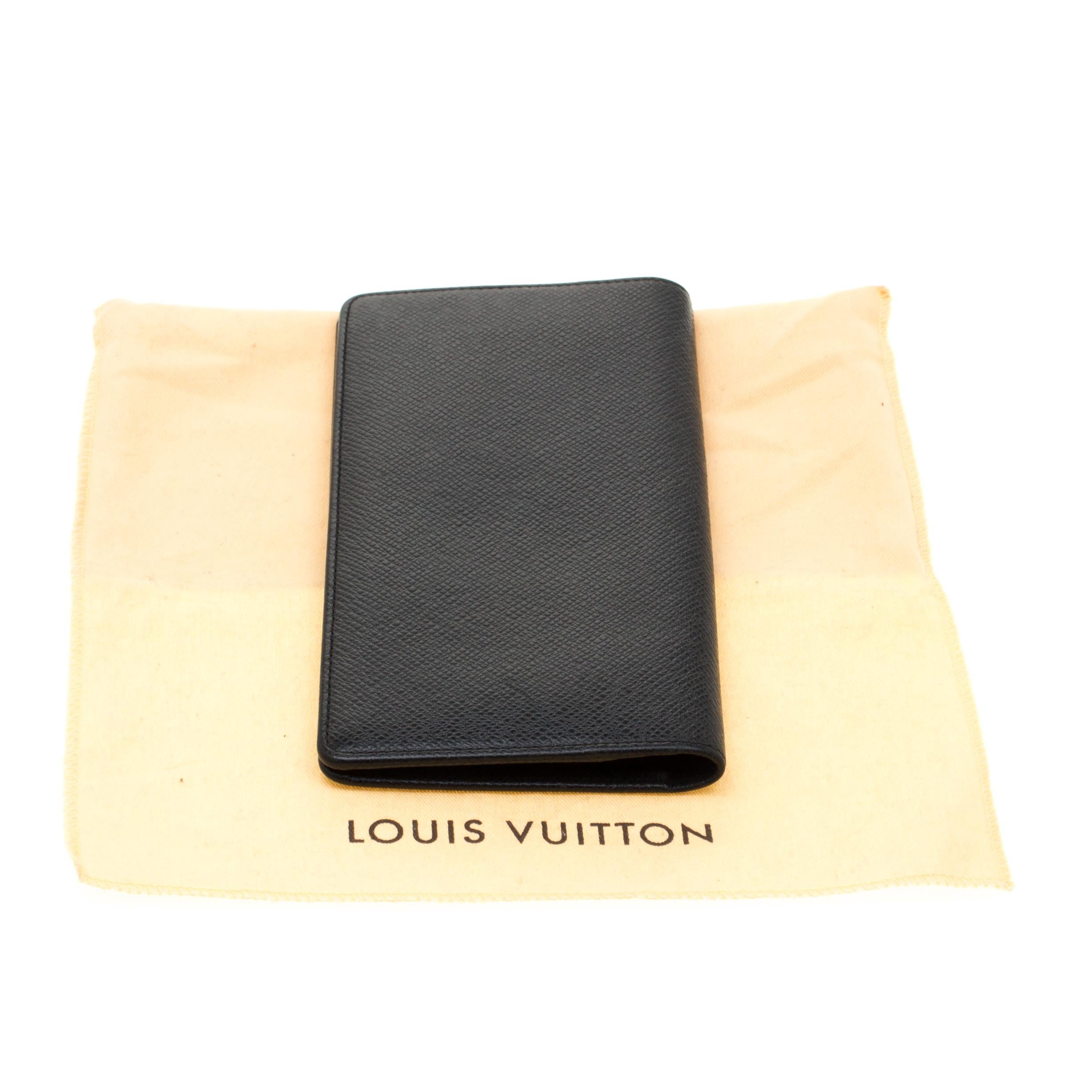 Louis Vuitton Black Taiga Leather Brazza Wallet 5