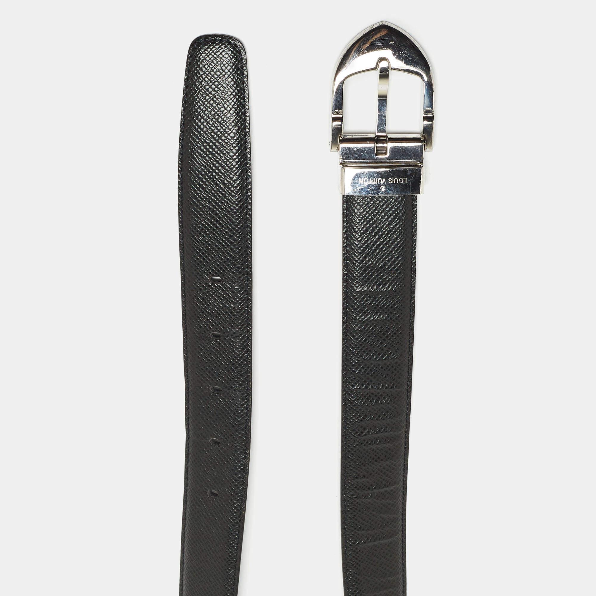 Schwarzer Taiga-Ledergürtel von Louis Vuitton mit Schnalle 90CM Herren im Angebot