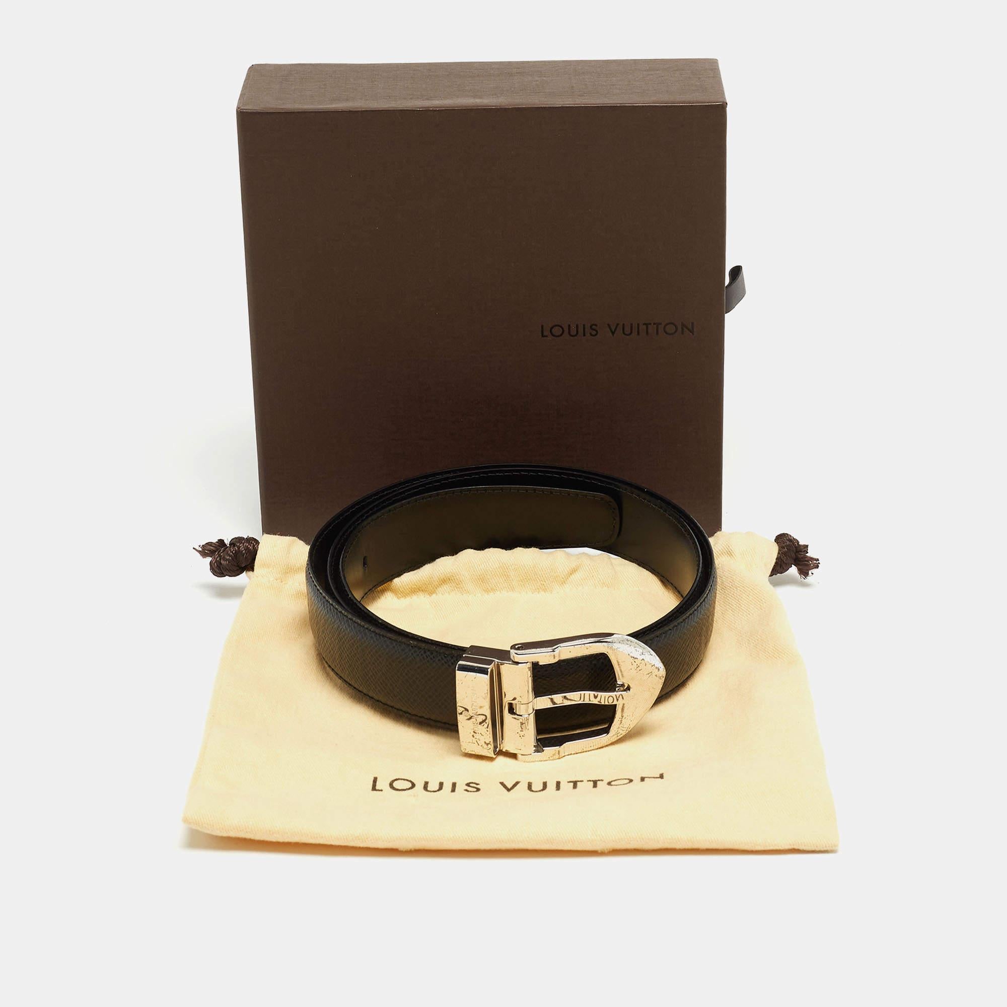 Schwarzer Taiga-Ledergürtel von Louis Vuitton mit Schnalle 90CM im Angebot 1