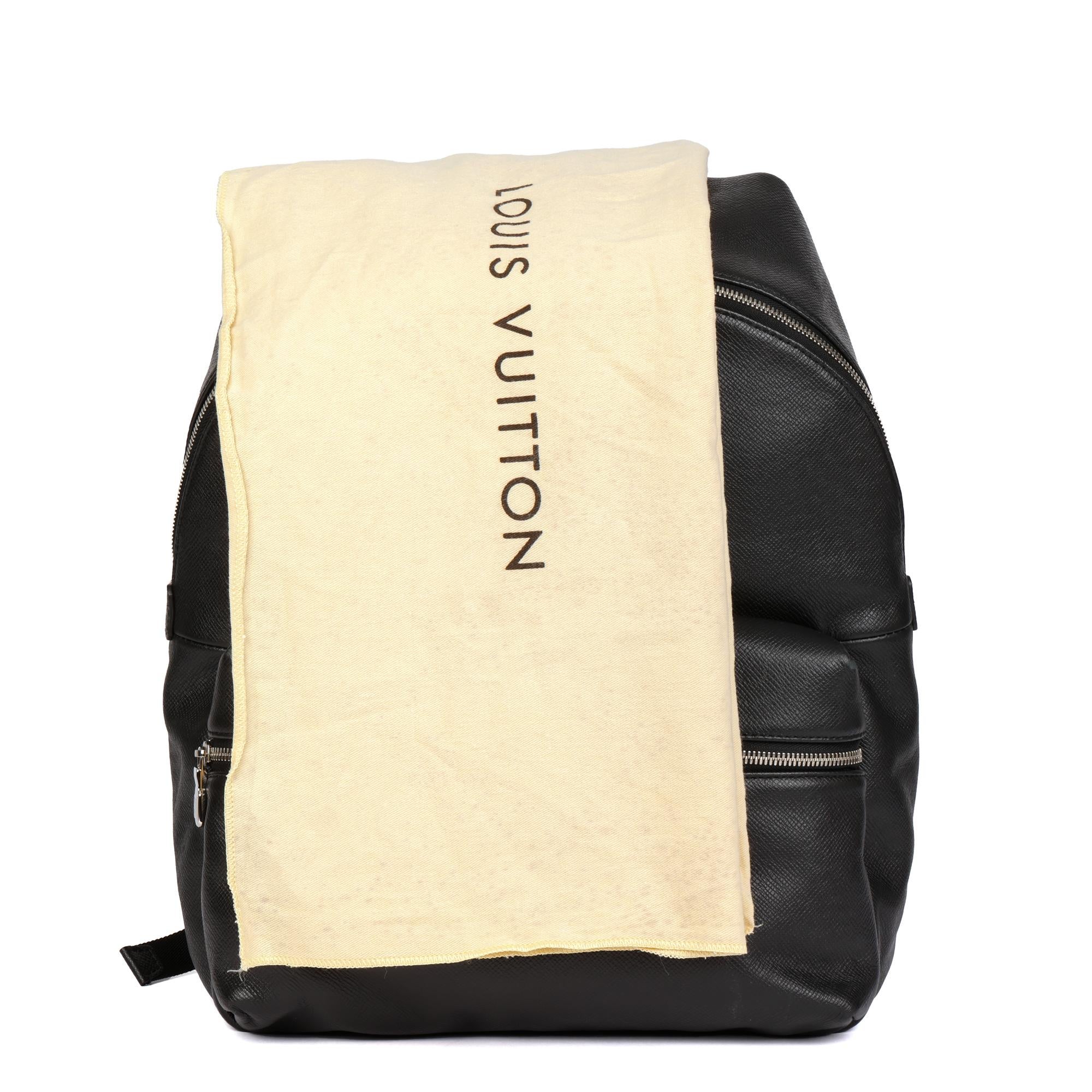 Louis Vuitton Black Taiga Leather Discovery PM Backpack en venta 7