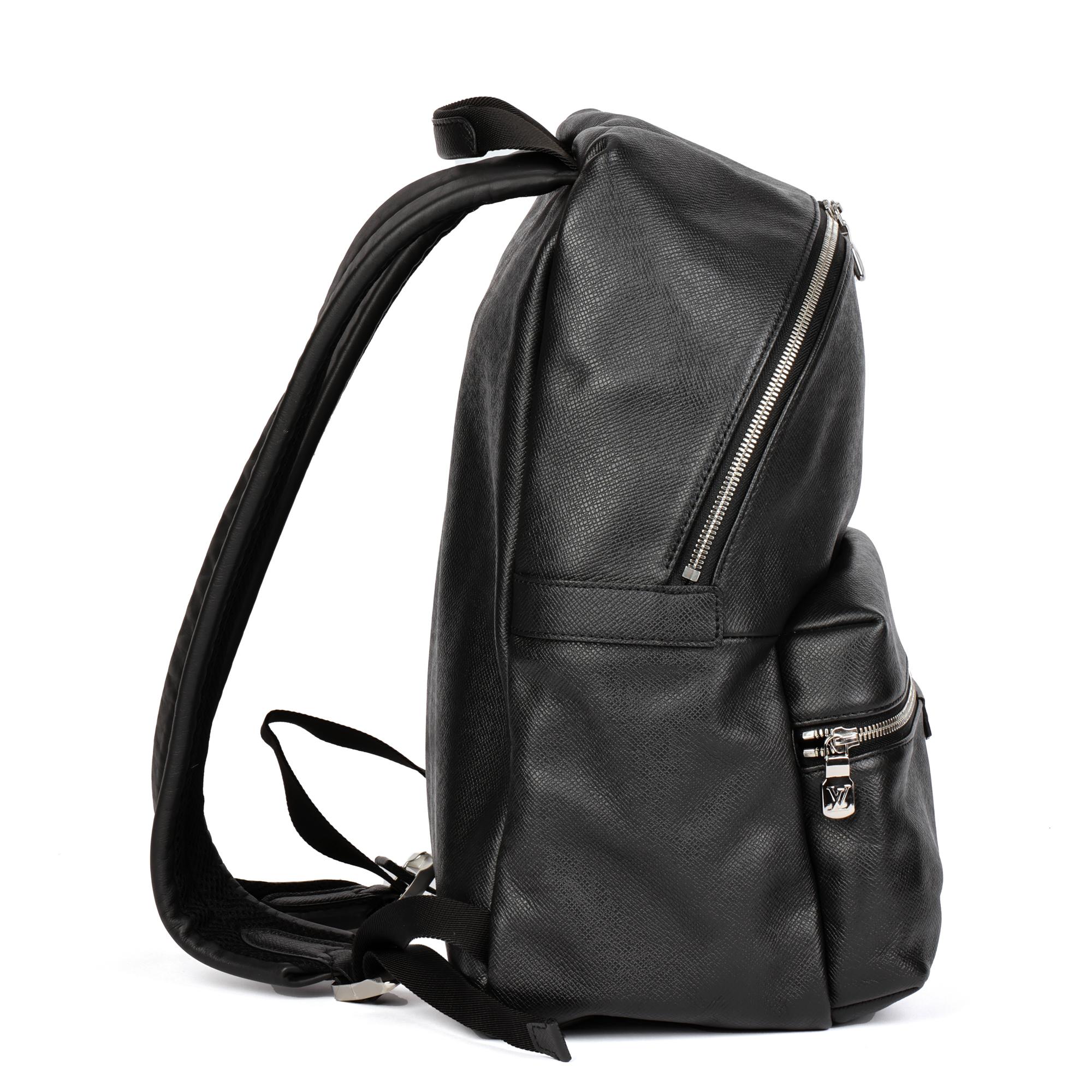 Louis Vuitton Black Taiga Leather Discovery PM Backpack Negro en venta