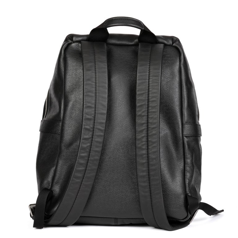 LOUIS VUITTON Black Taiga Leather Discovery PM Backpack  For Sale 1