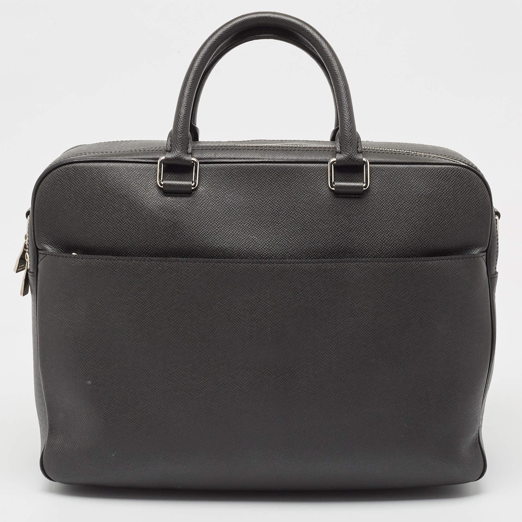 Indulge in luxury with this LV briefcase for men. Meticulously crafted from premium materials, it combines exquisite design, impeccable craftsmanship, and timeless elegance. Elevate your style with this fashion accessory.

Includes: Detachable