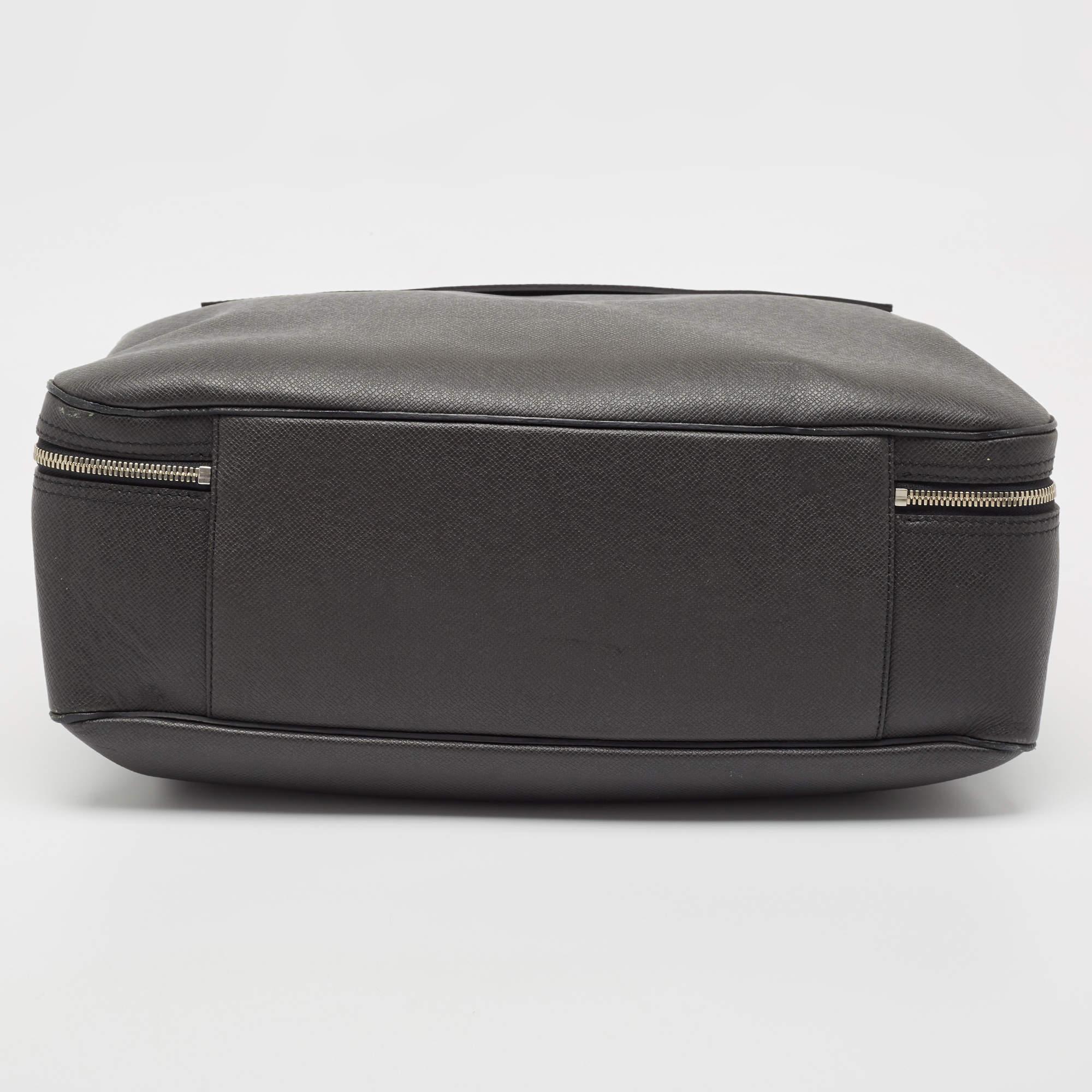 Louis Vuitton Black Taiga Leather Documents Briefcase Bag For Sale 1