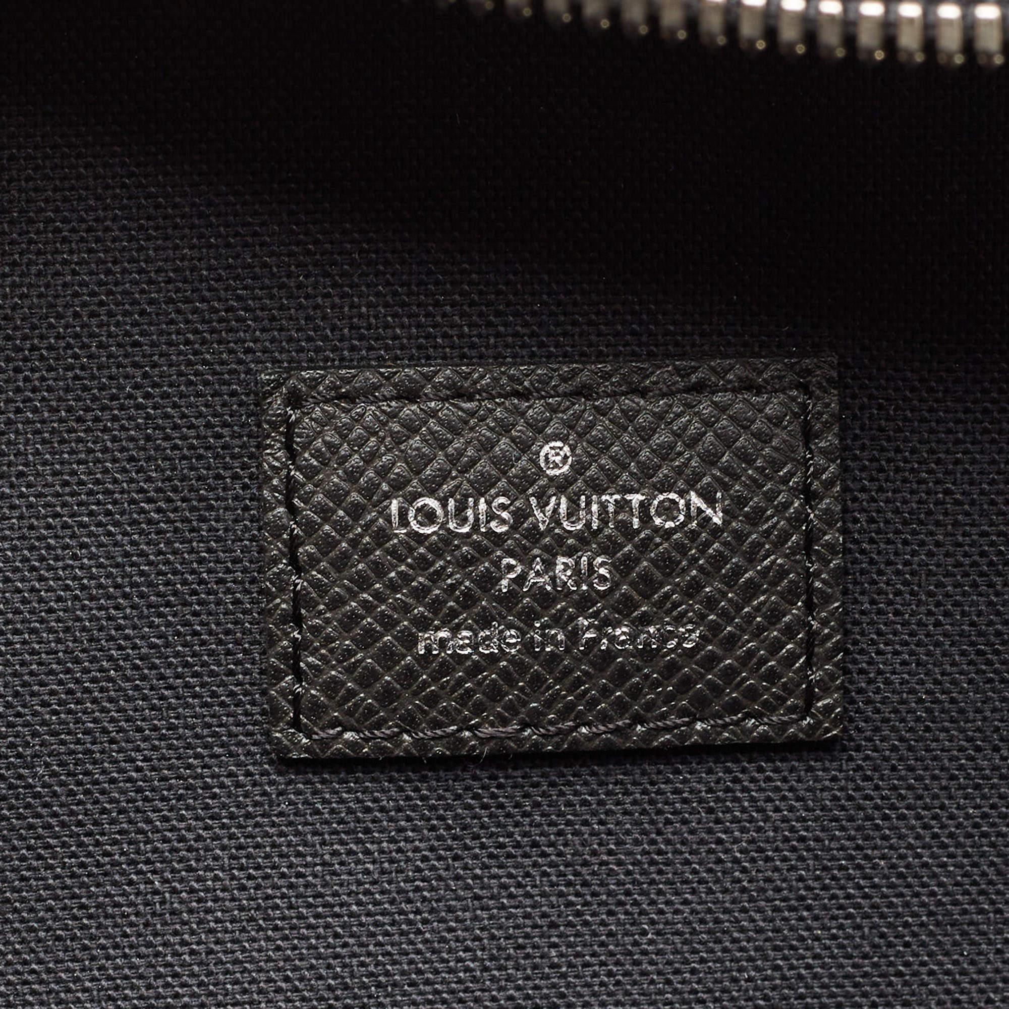 Louis Vuitton Black Taiga Leather Documents Briefcase Bag For Sale 5