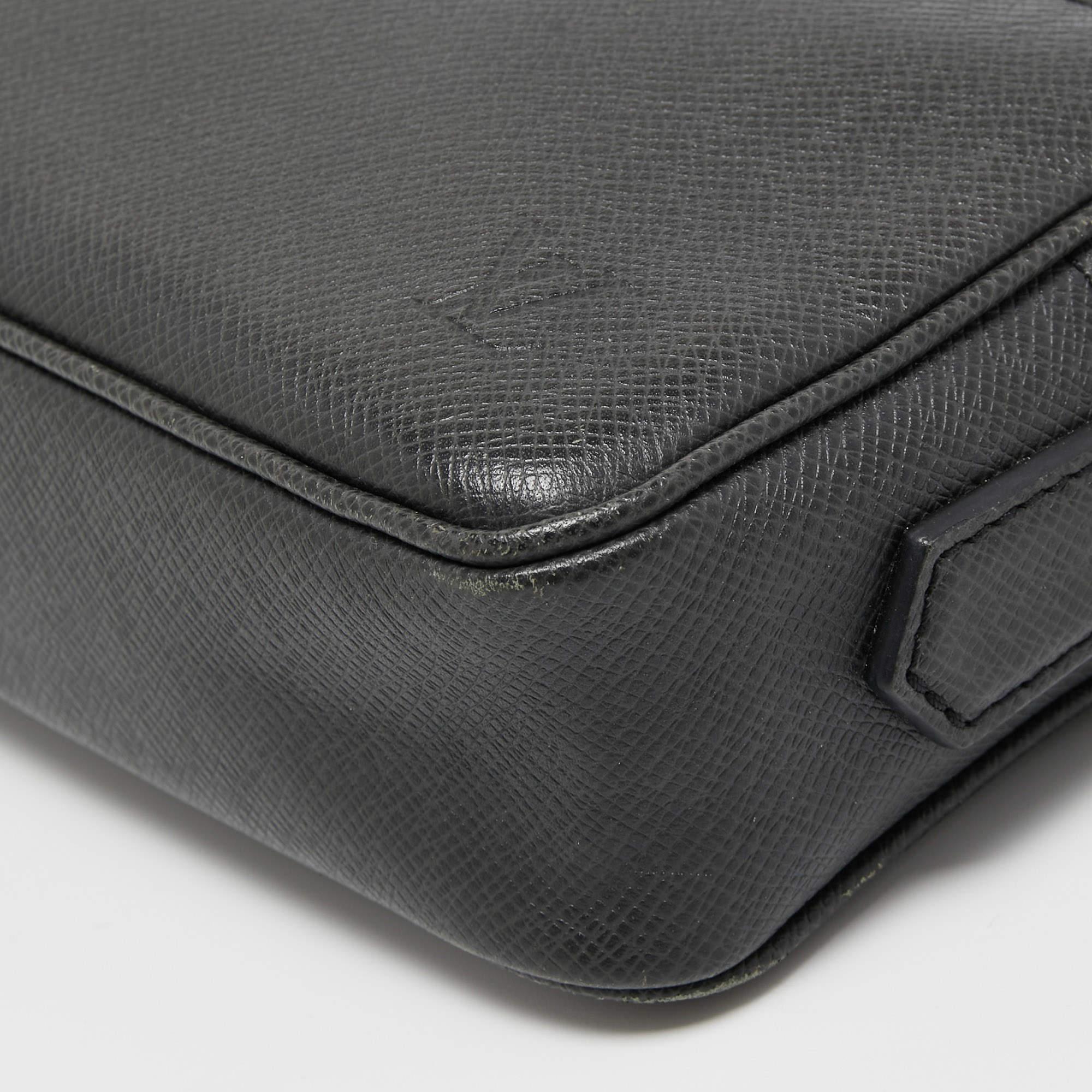 Louis Vuitton Black Taiga Leather Kasai Clutch Bag 6