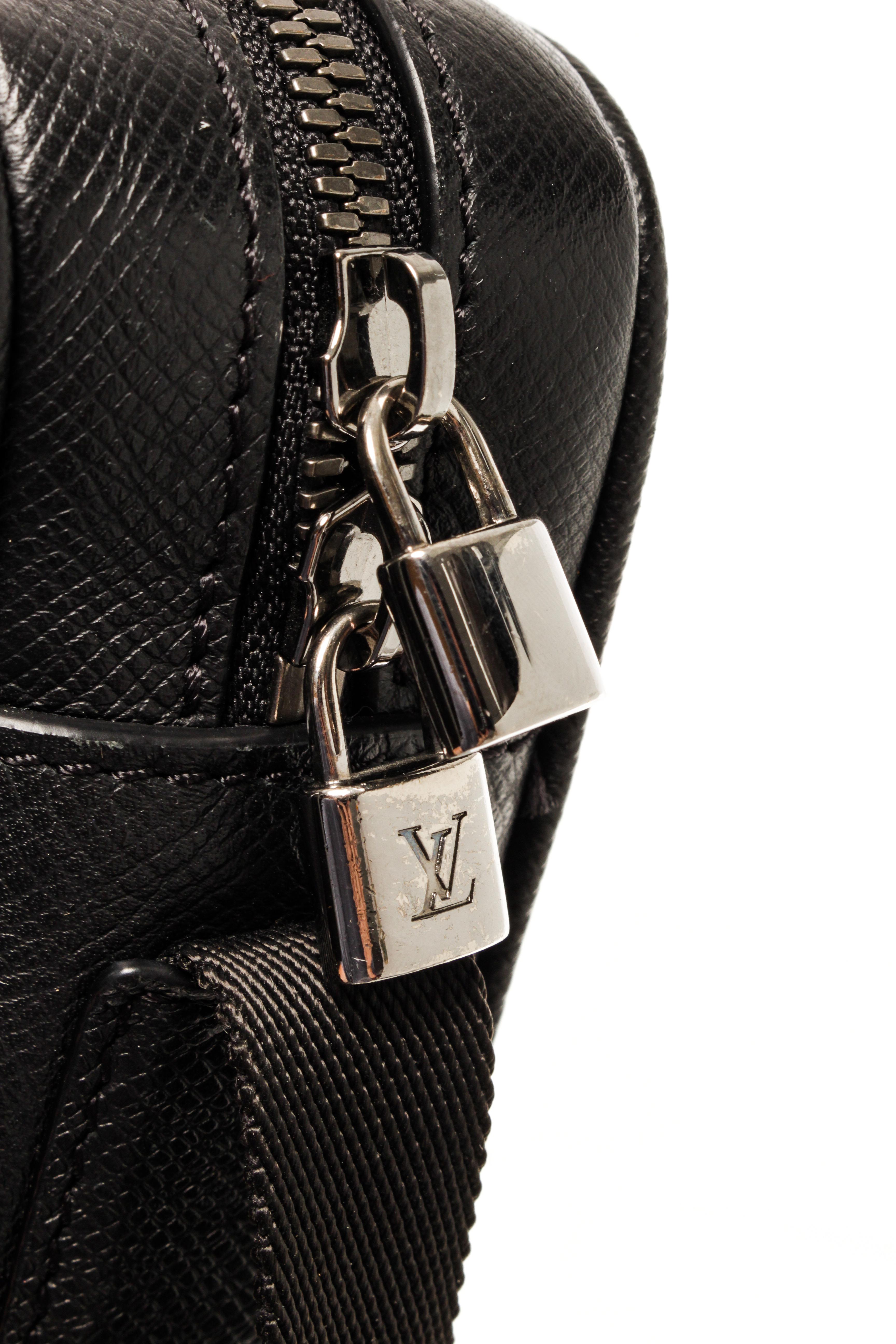 Louis Vuitton Black Taiga Leather Limited Edition Outdoor Messenger 1