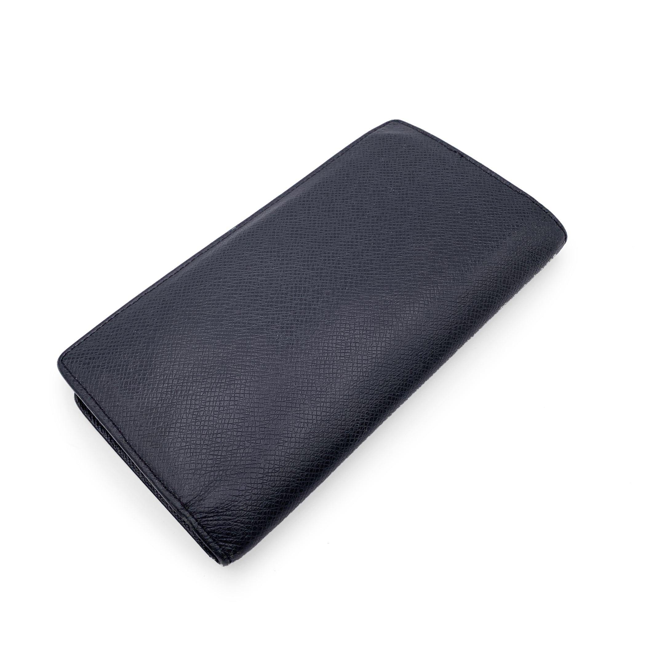 Louis Vuitton Black Taiga Leather Long Brazza Continental Wallet In Good Condition In Rome, Rome