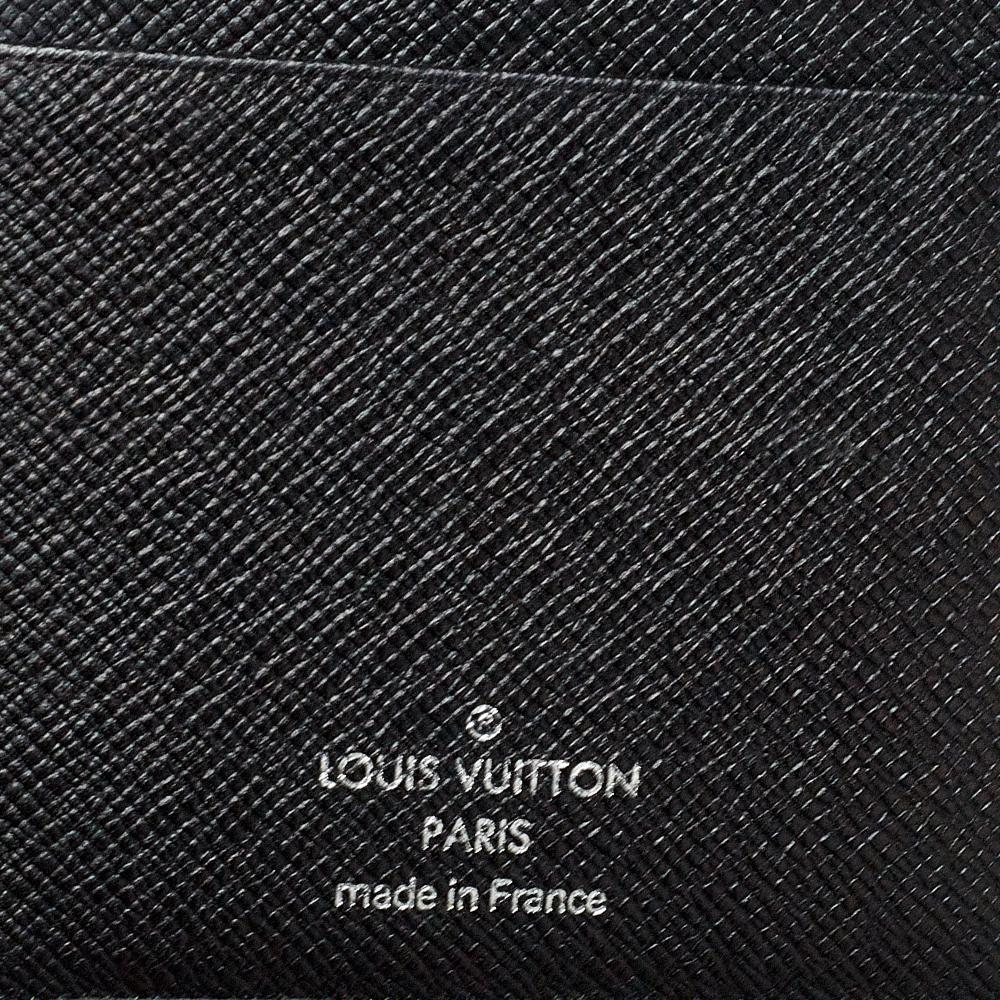 Louis Vuitton Black Taiga Leather Long Wallet In Fair Condition In Dubai, Al Qouz 2