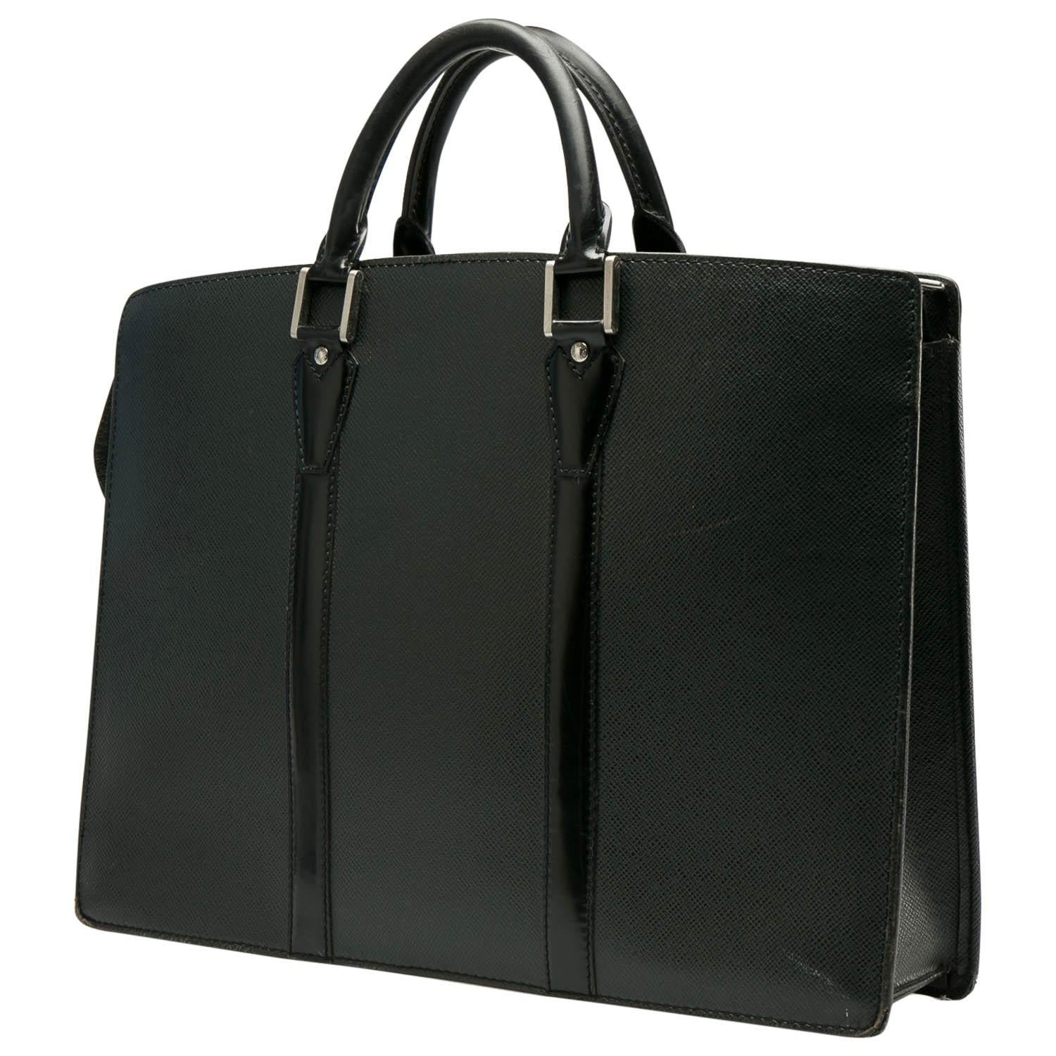 Louis Vuitton Black Taiga Leather Lozan Briefcase In Good Condition In Dubai, Al Qouz 2
