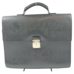 Schwarze Moskova Attache Aktentasche aus Taiga-Leder von Louis Vuitton 861253