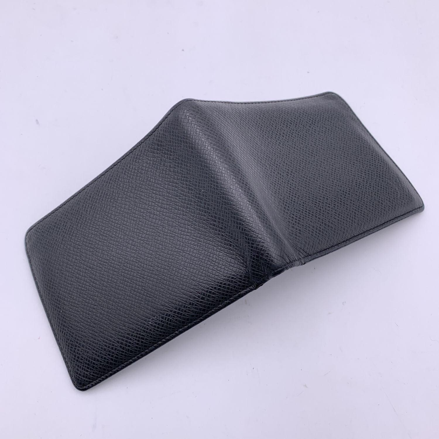 Louis Vuitton Black Taiga Leather Multiple Bifold Wallet For Sale 1